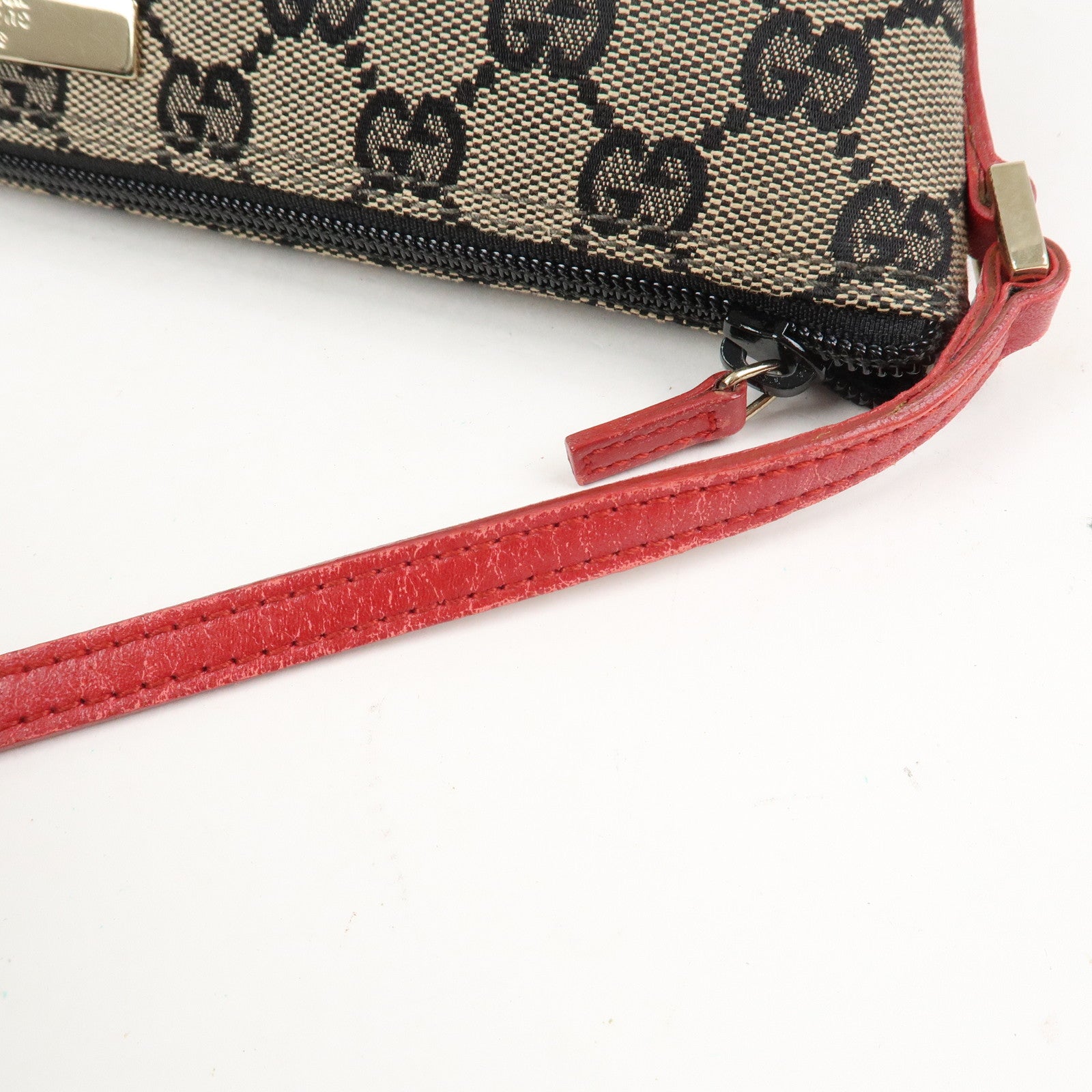 GUCCI GG Canvas Leather Accessory Pouch Hand Bag 039.1103