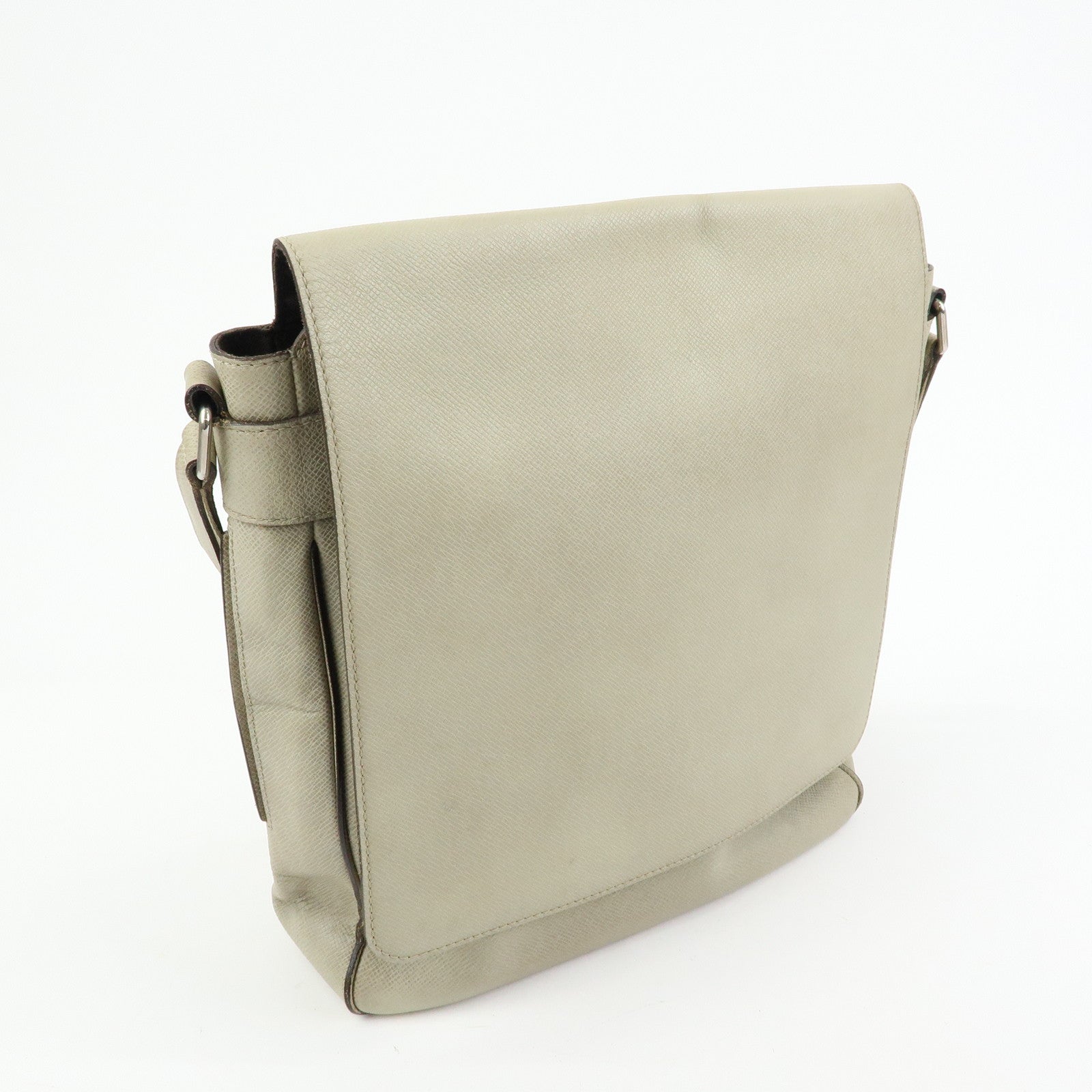 Louis Vuitton Taiga Leather Milo Shoulder Bag Crossbody Bag M32633
