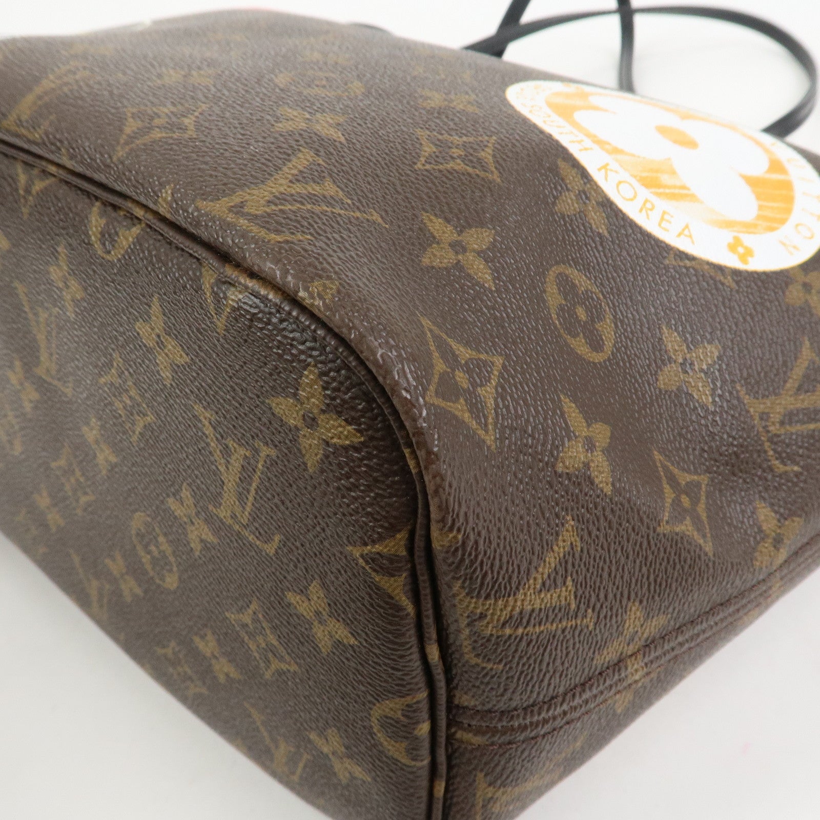 Louis Vuitton LV World Tour Monogram Neverfull MM Tote Bag M42844
