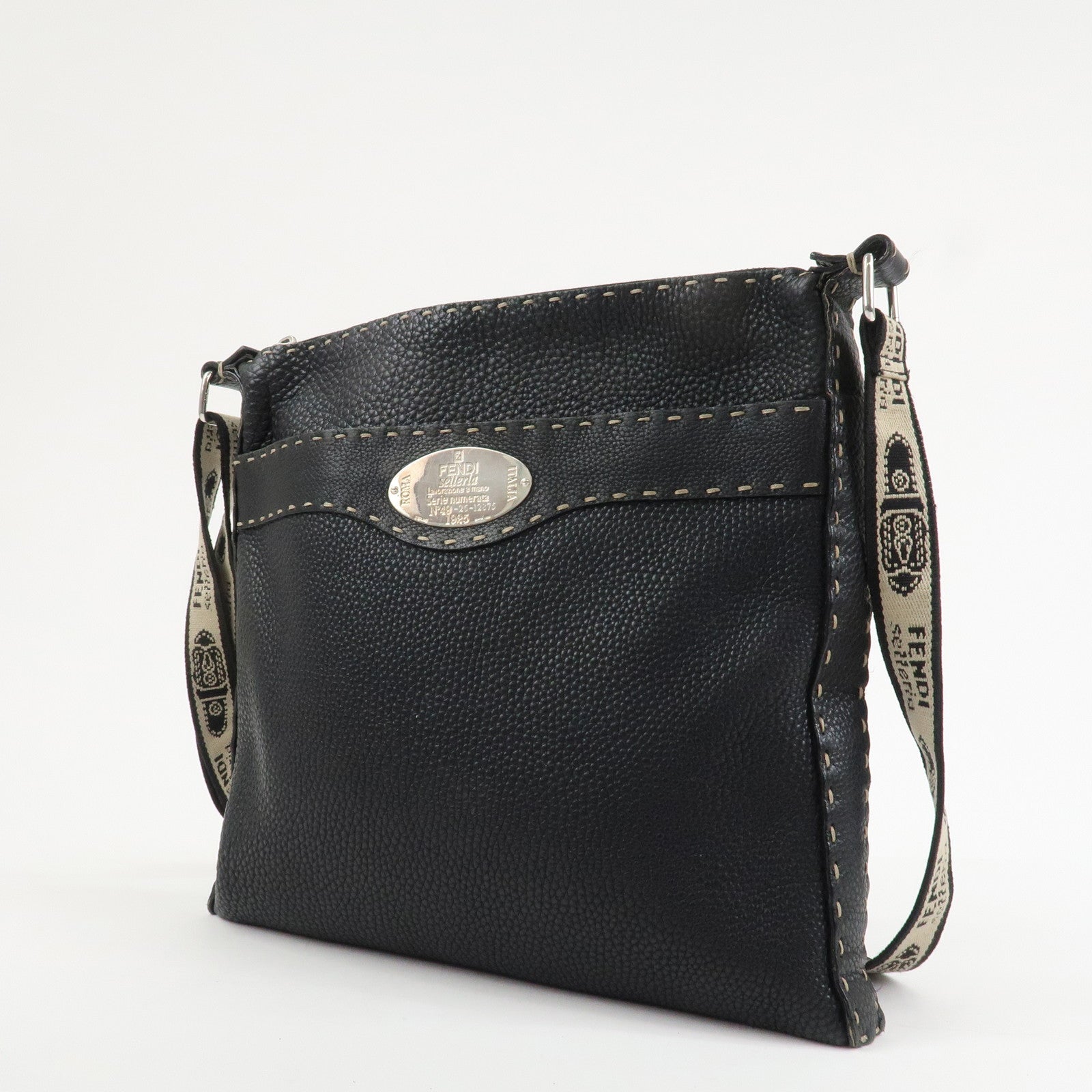 FENDI Selleria Leather Shoulder Bag Crossbody Bag Black 8BT109