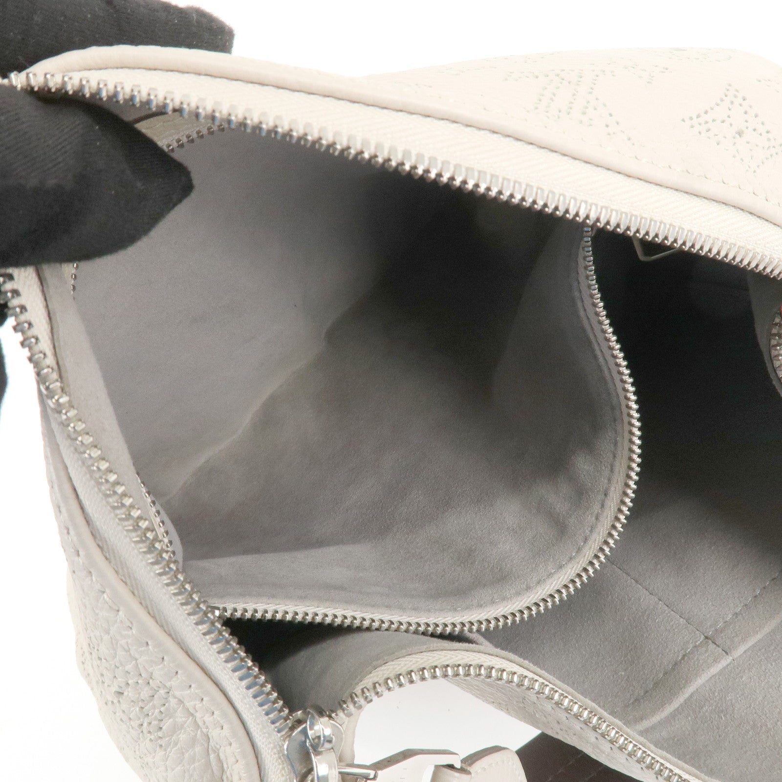 Louis Vuitton Monogram Mahina Selene PM Shoulder Bag Blanc M94275