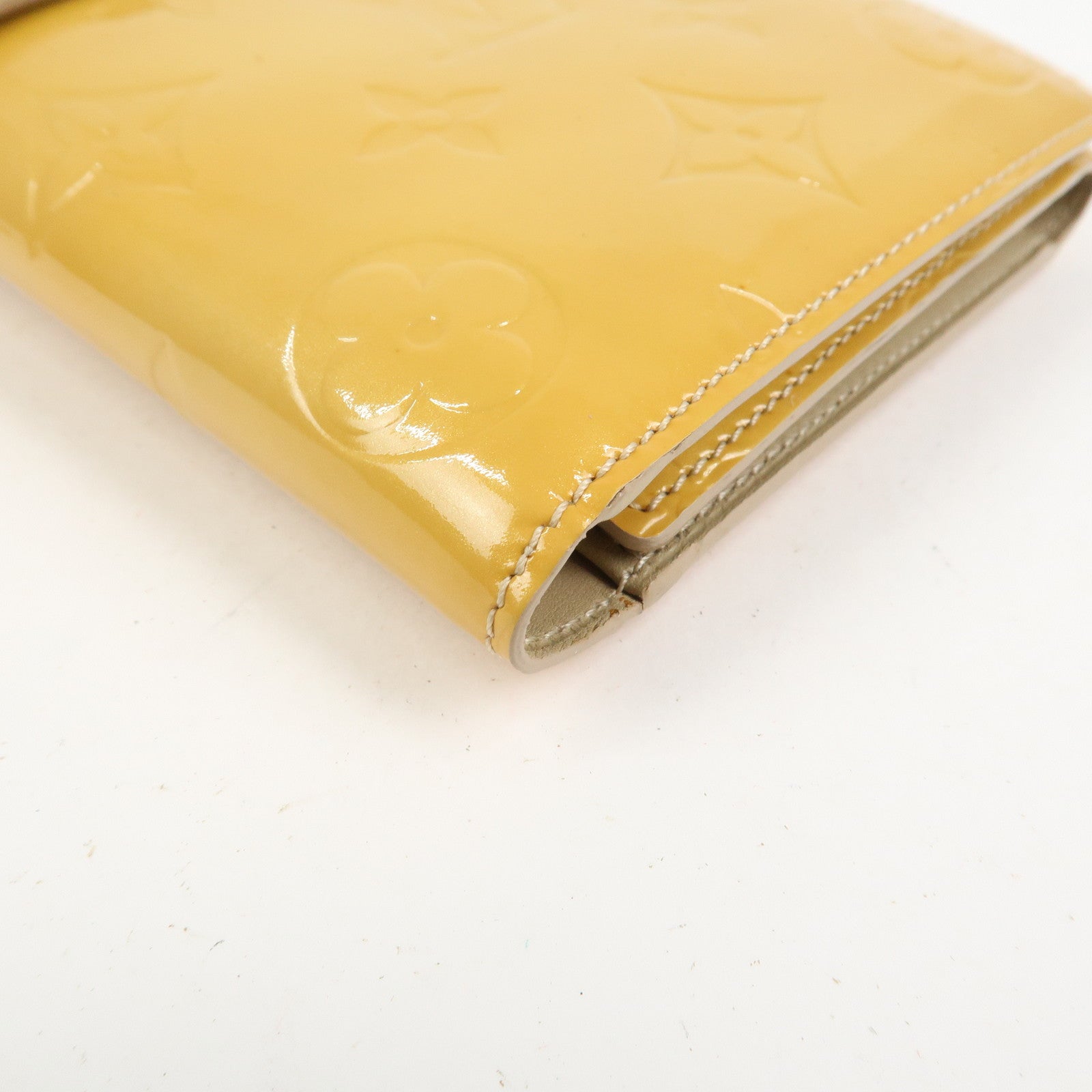 Louis Vuitton Monogram Vernis Walker Shoulder Bag Beige M91072