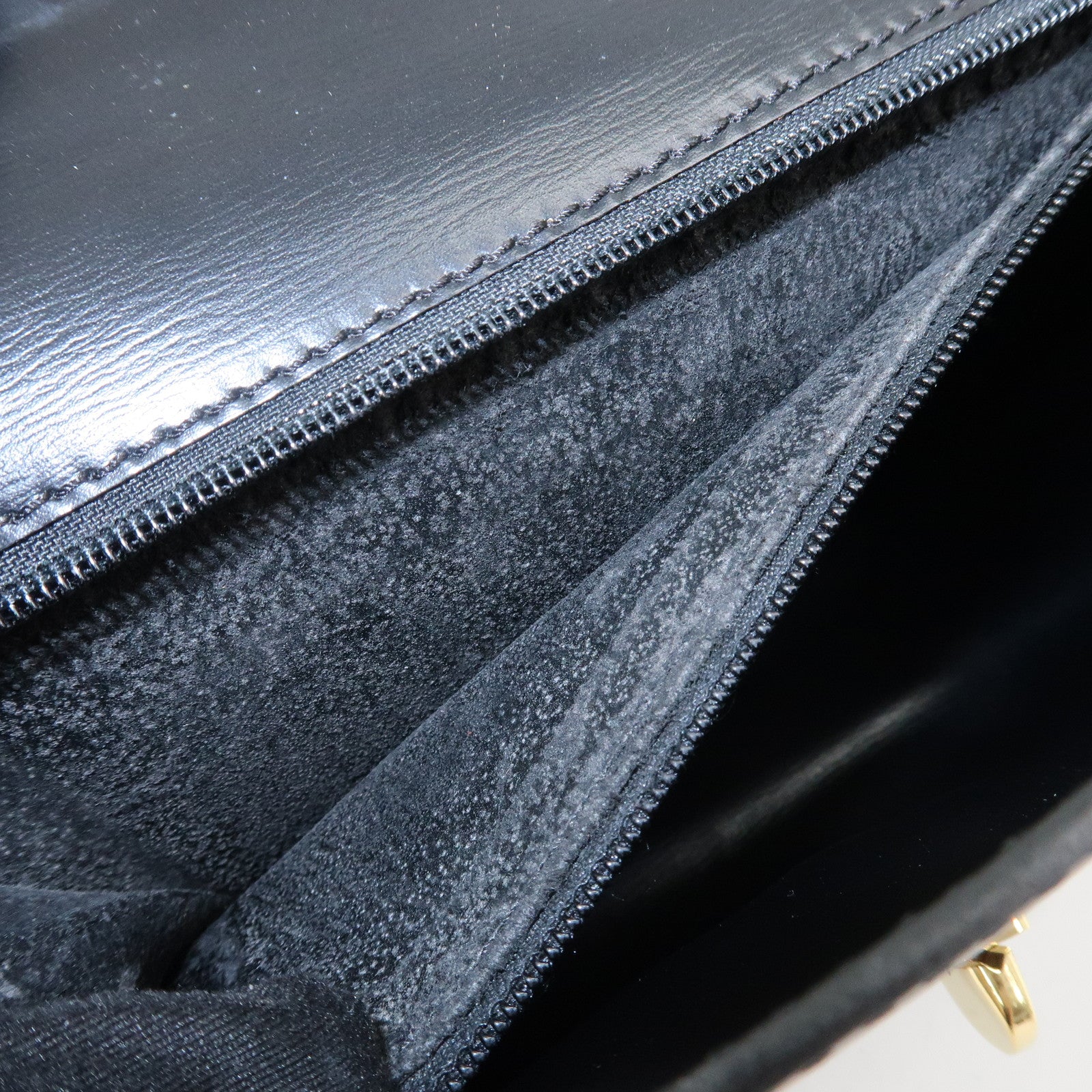 Louis Vuitton Epi Leather Arche Shoulder Crossbody Bag Noir M52572