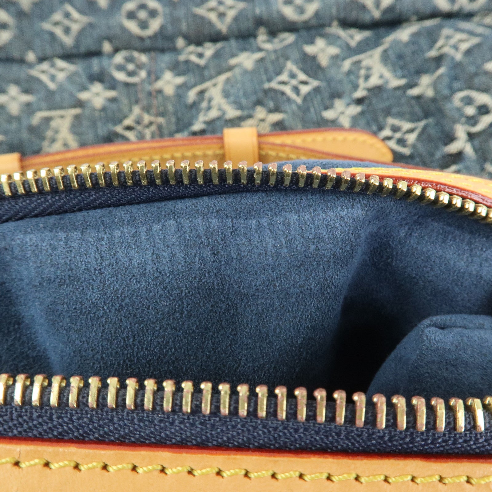 Louis Vuitton Monogram Denim Daily GM Shoulder Bag Gris Bleu M40493