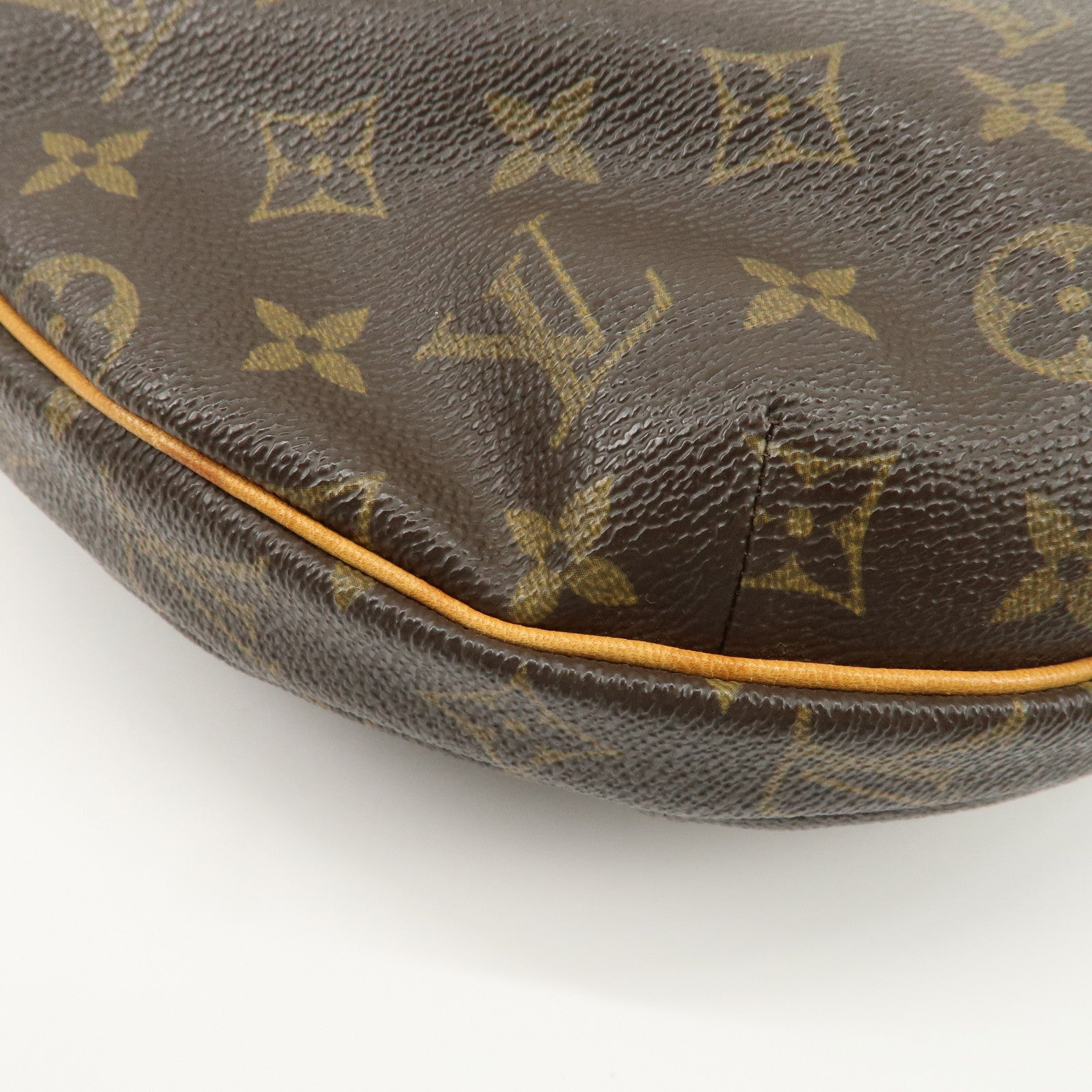 Louis Vuitton Monogram Croissant MM Shoulder Bag M51512