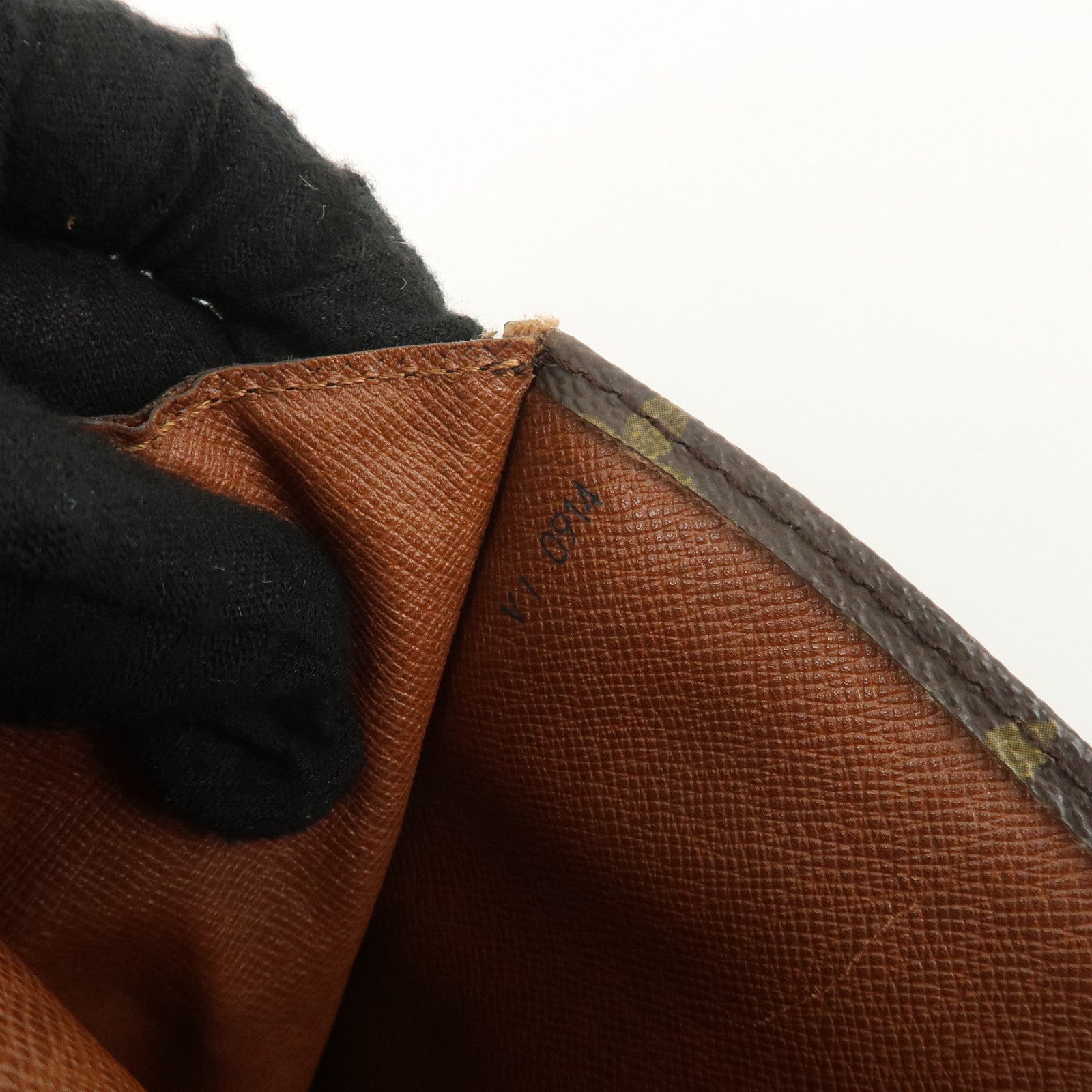 Louis Vuitton Monogram Pochette Lava 23 Clutch Bag M51940 Used