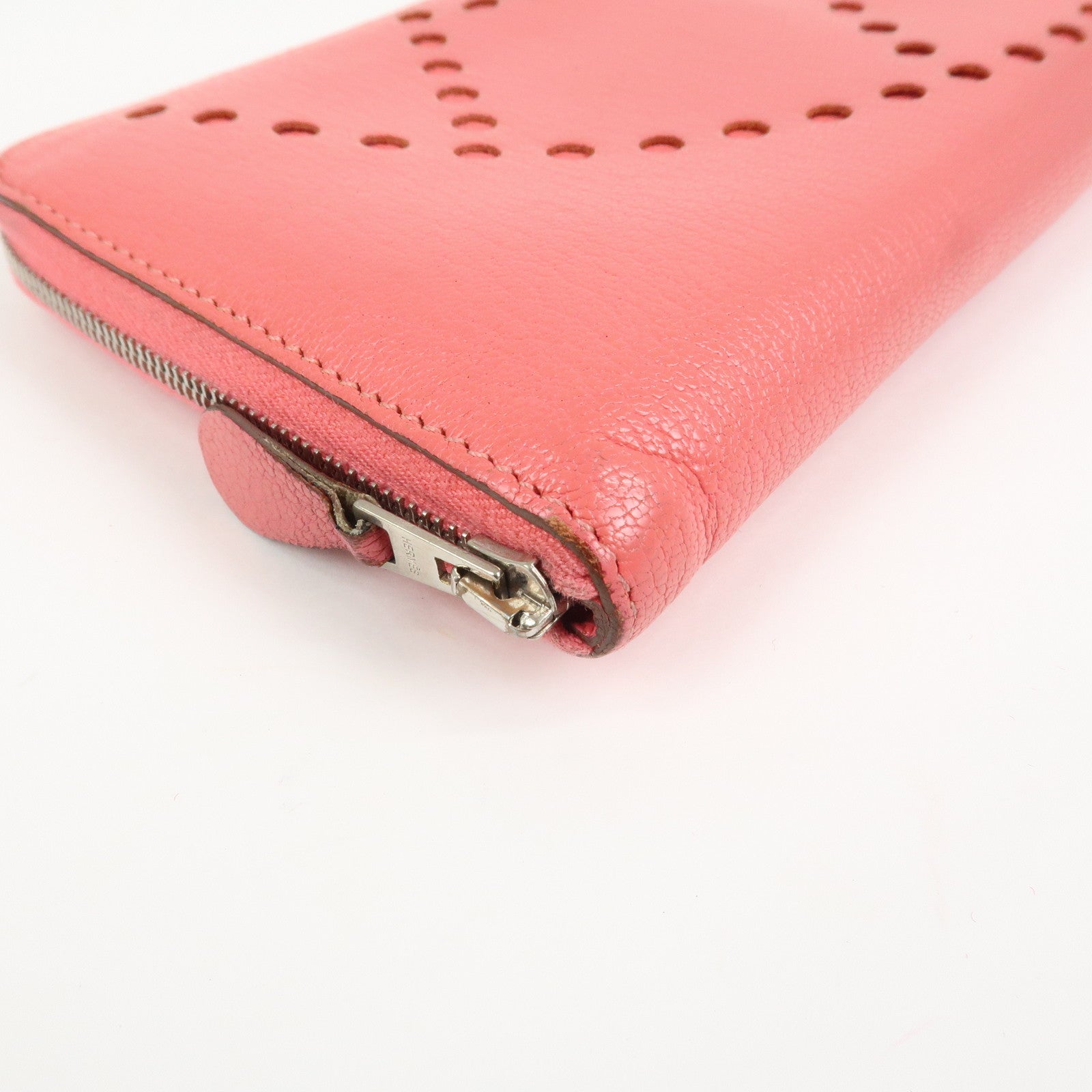 HERMES Evelyne Azap Leather 笆。P Stamped Round Zippy Long Wallet Pink