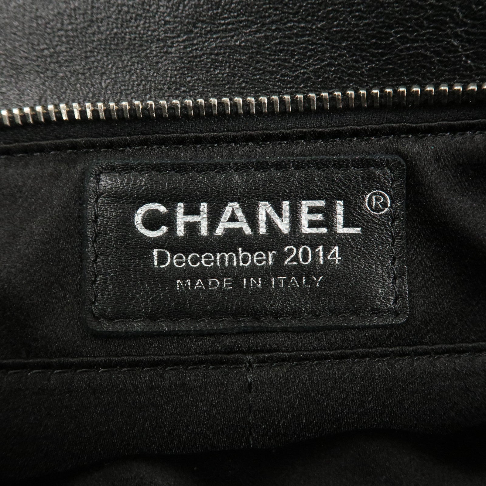 CHANEL Matelasse Leather Chain Shoulder Bag Black Silver Used