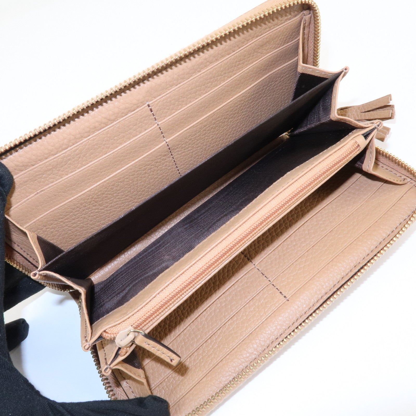 GUCCI SOHO Leather Round Zippy Long Wallet Beige 598187