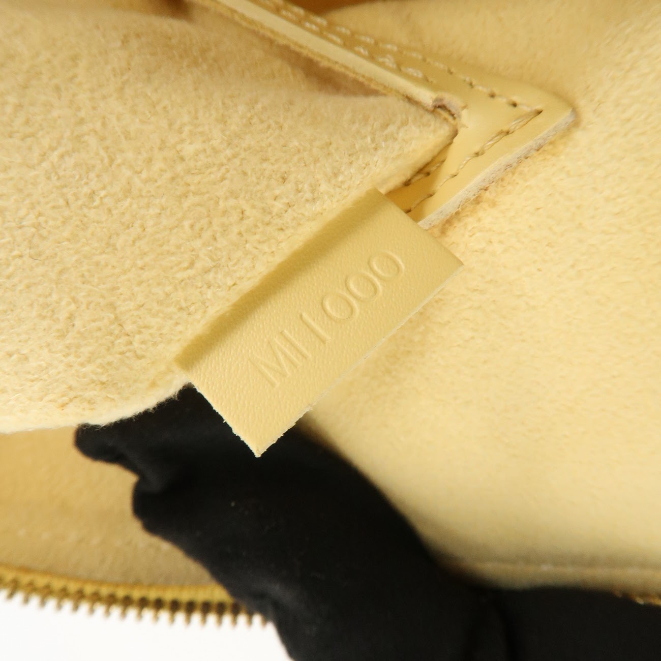 Louis Vuitton Epi Leather Alma Hand Bag Vanilla M5214A Used