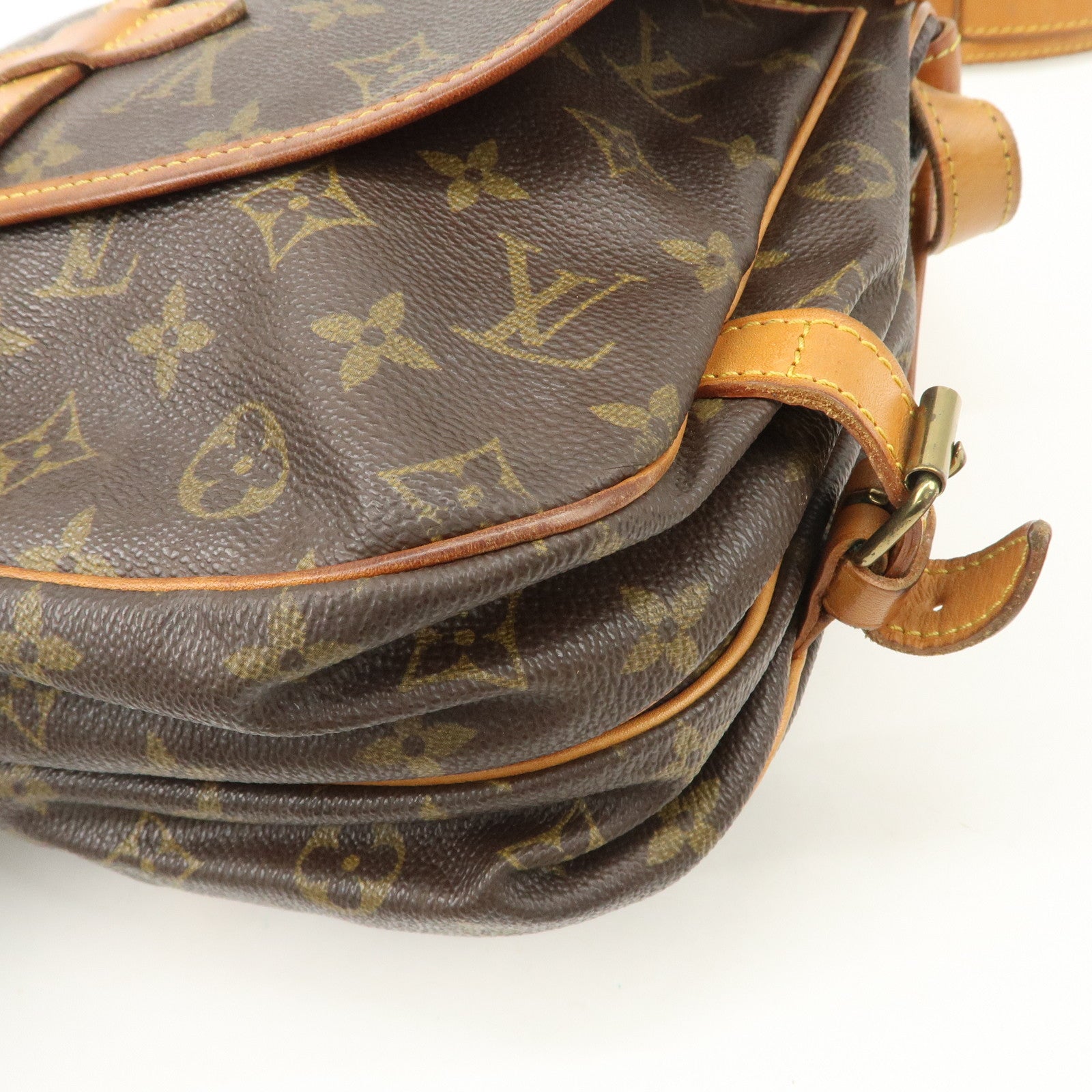 Louis Vuitton Monogram Saumur 30 Crossbody Bag Shoulder Bag M42256 Used