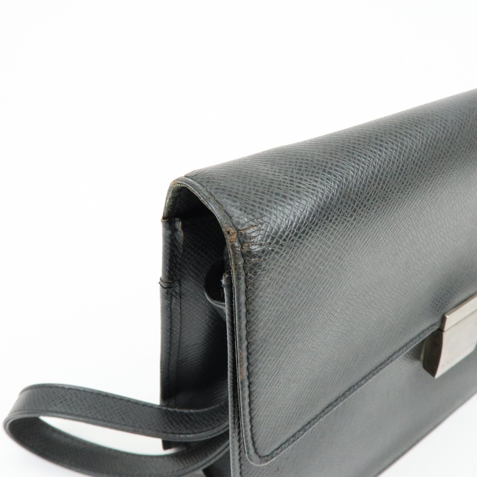 Louis Vuitton Taiga Leather Selenga Clutch Bag Ardoise M30782