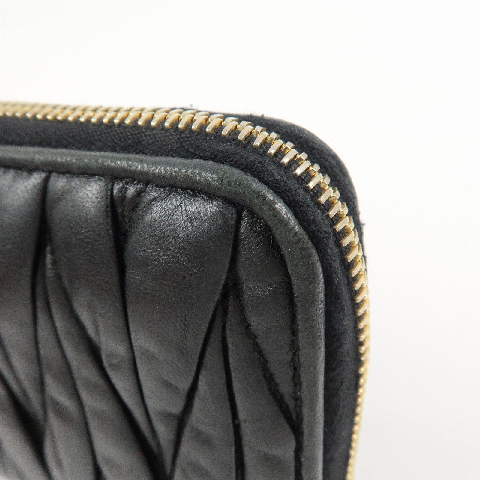 MIU MIU Matelasse Nappa Leather Zippy Long Wallet Black