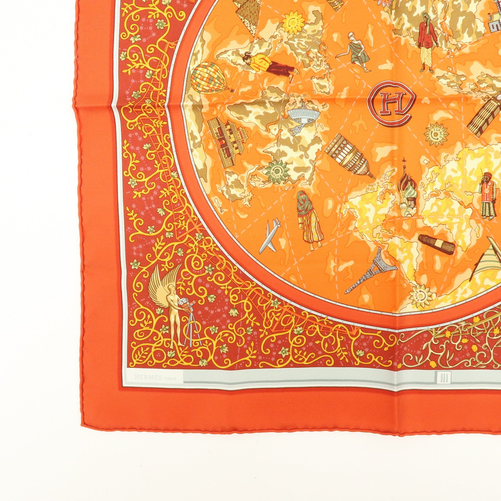 HERMES Carre 45 Silk 100% www.hermes.com Scarf Orange
