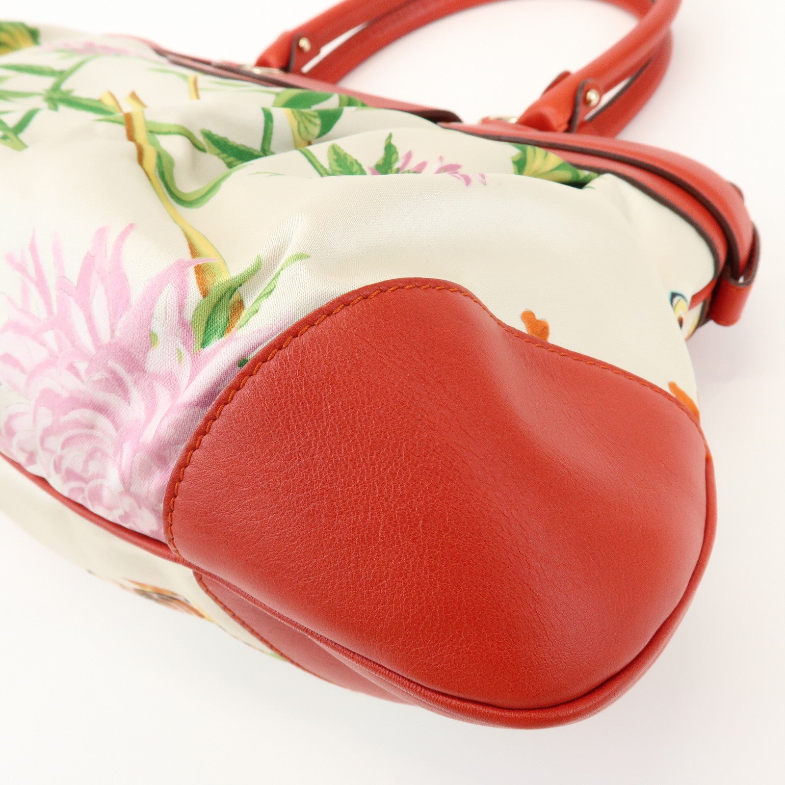 Ferragamo Gancini Logo Satin Leather Shoulder Bag Hand Bag Ivory