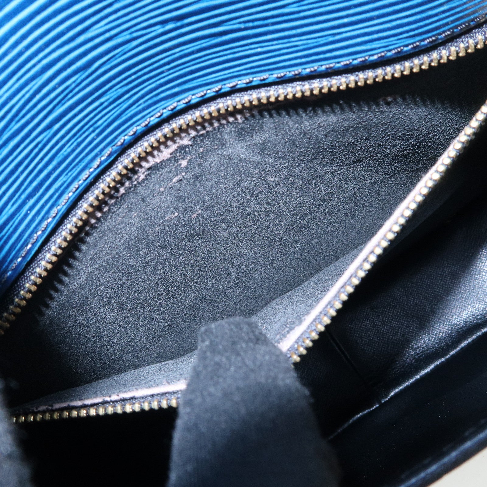 Louis Vuitton Epi Saint Cloud Shoulder Bag Toledo Blue M52195