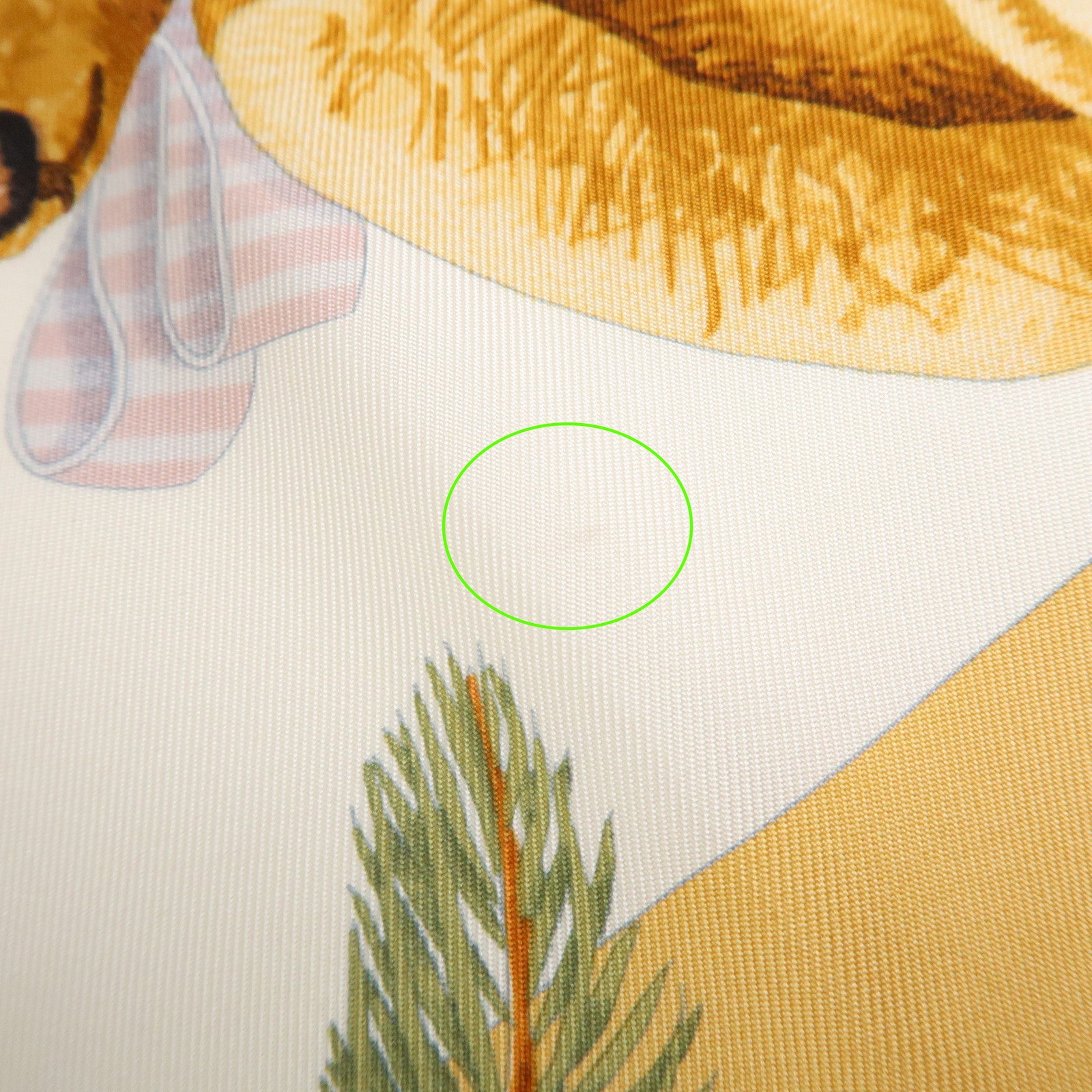 HERMES Carre 90 Silk 100% Scarf Confidents des Coeurs Brown White