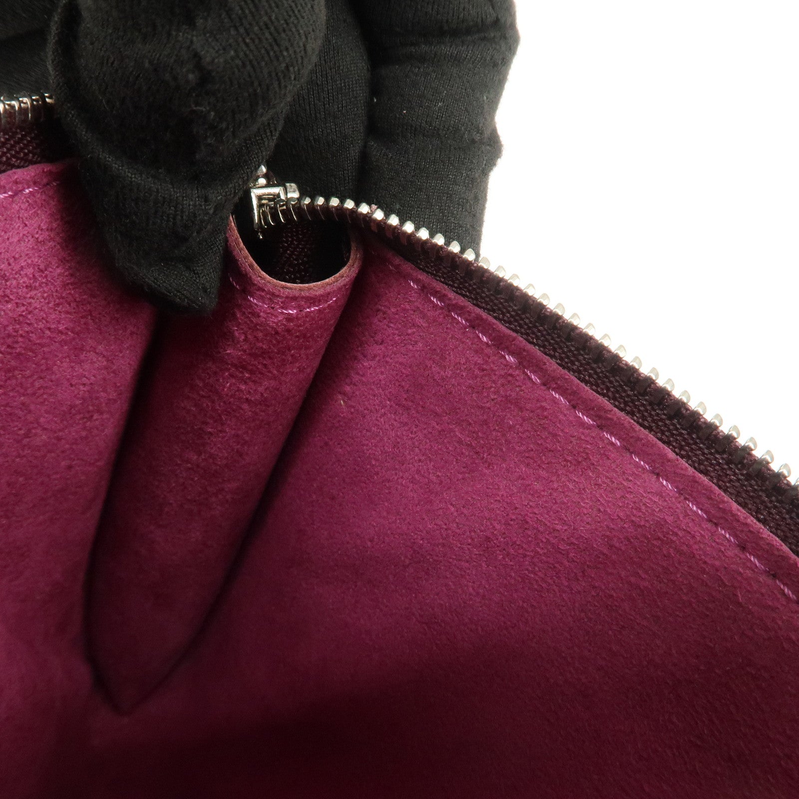 Louis Vuitton Epi Leather Pochette Accessoires Cassis M5298K