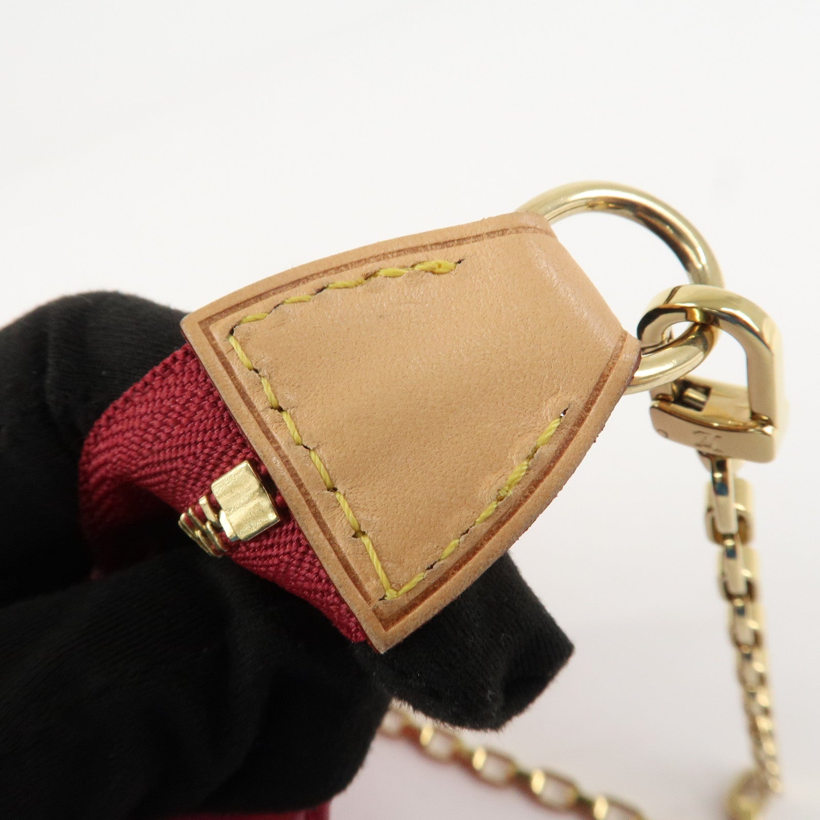 Louis Vuitton Monogram Vernis Pochette Accessoires Pouch M91574