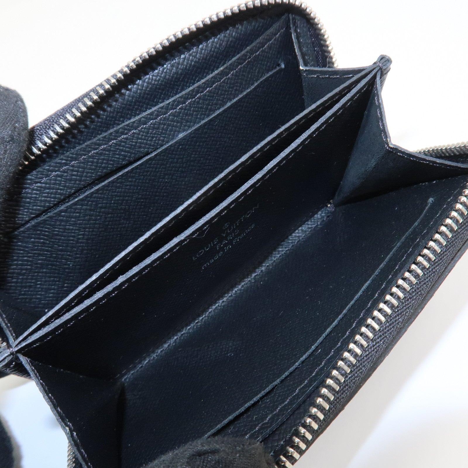 Louis Vuitton Taiga Zippy Coin Purse Coin Case Noir Black M30511