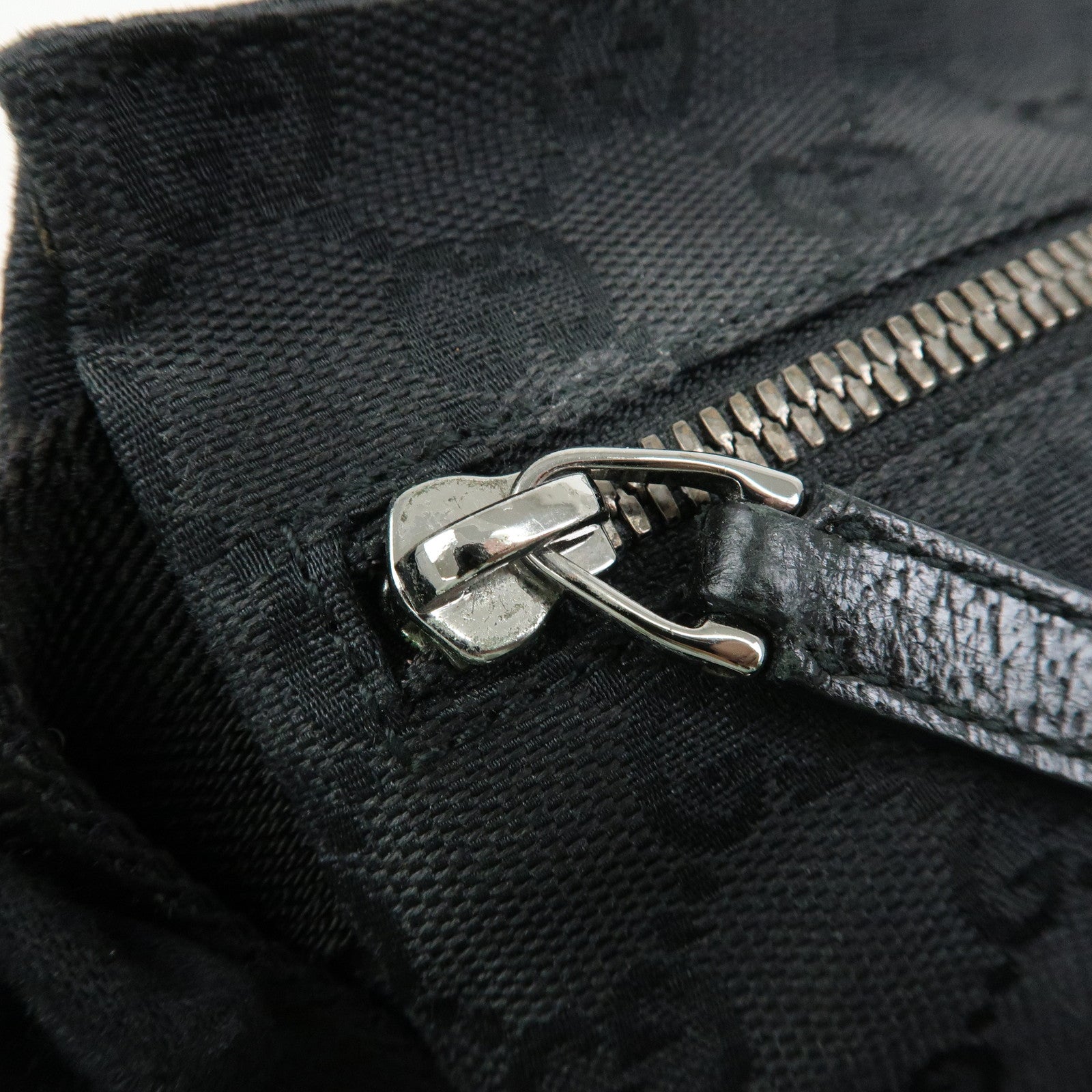 GUCCI GG Canvas Leather Waist Bag Crossbody Bag Black 28566