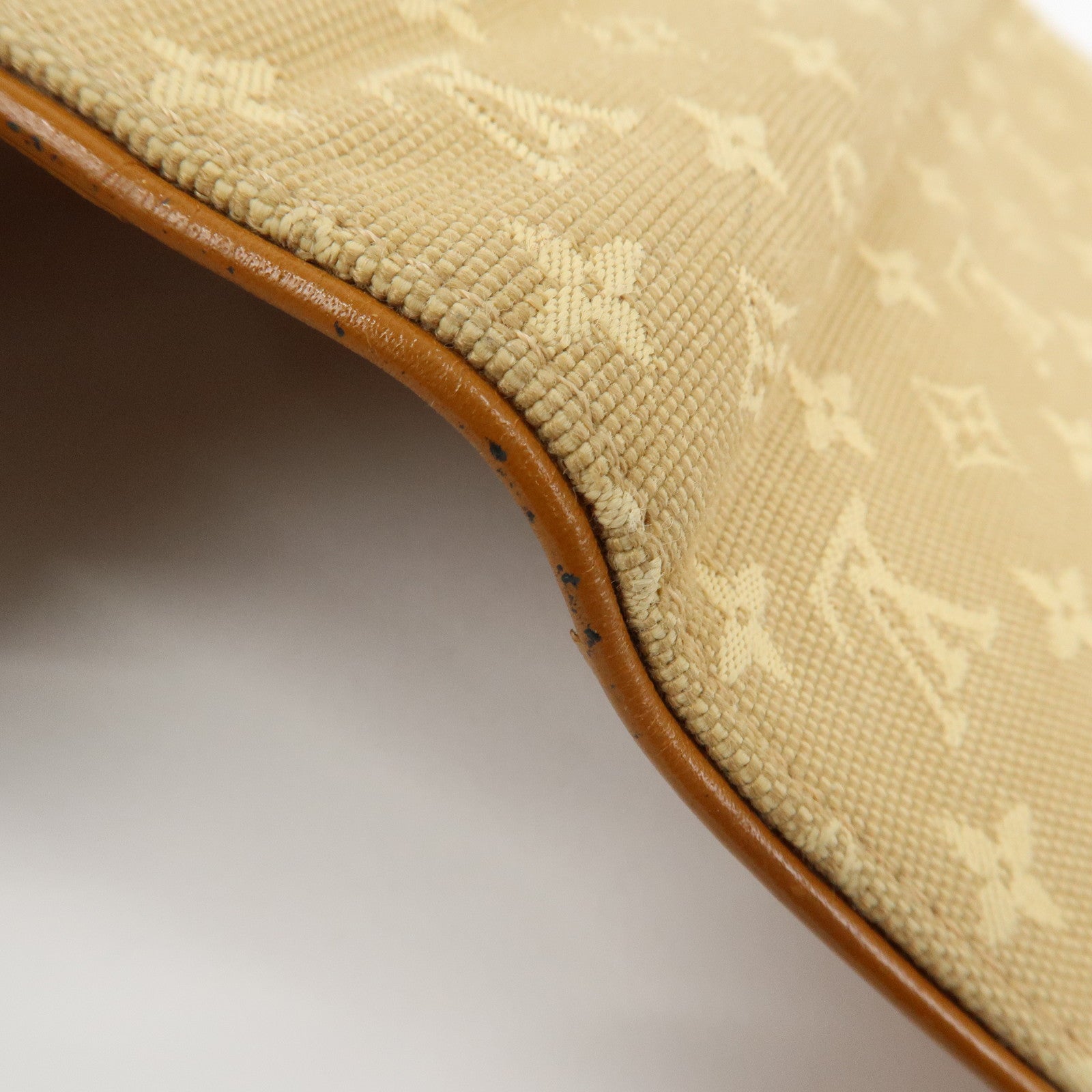 Louis Vuittom Monogram Mini Porte Tresor International M92444