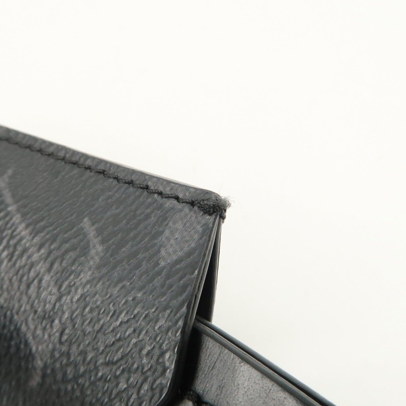 Louis Vuitton Eclips Monogram Porte Cles Key Charm Black M63620