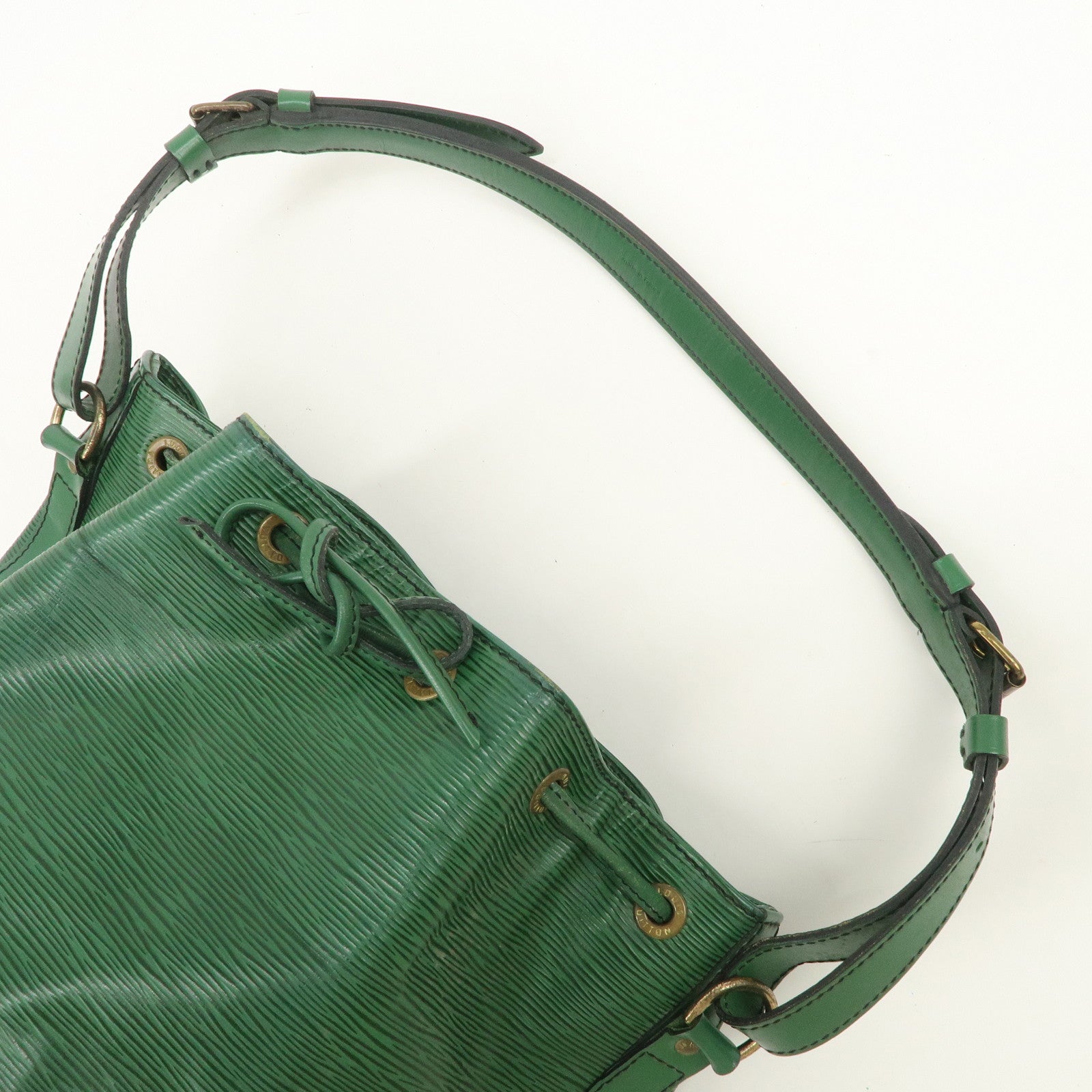 Louis Vuitton Epi Petit Noe Shoulder Bag Borneo Green M44104