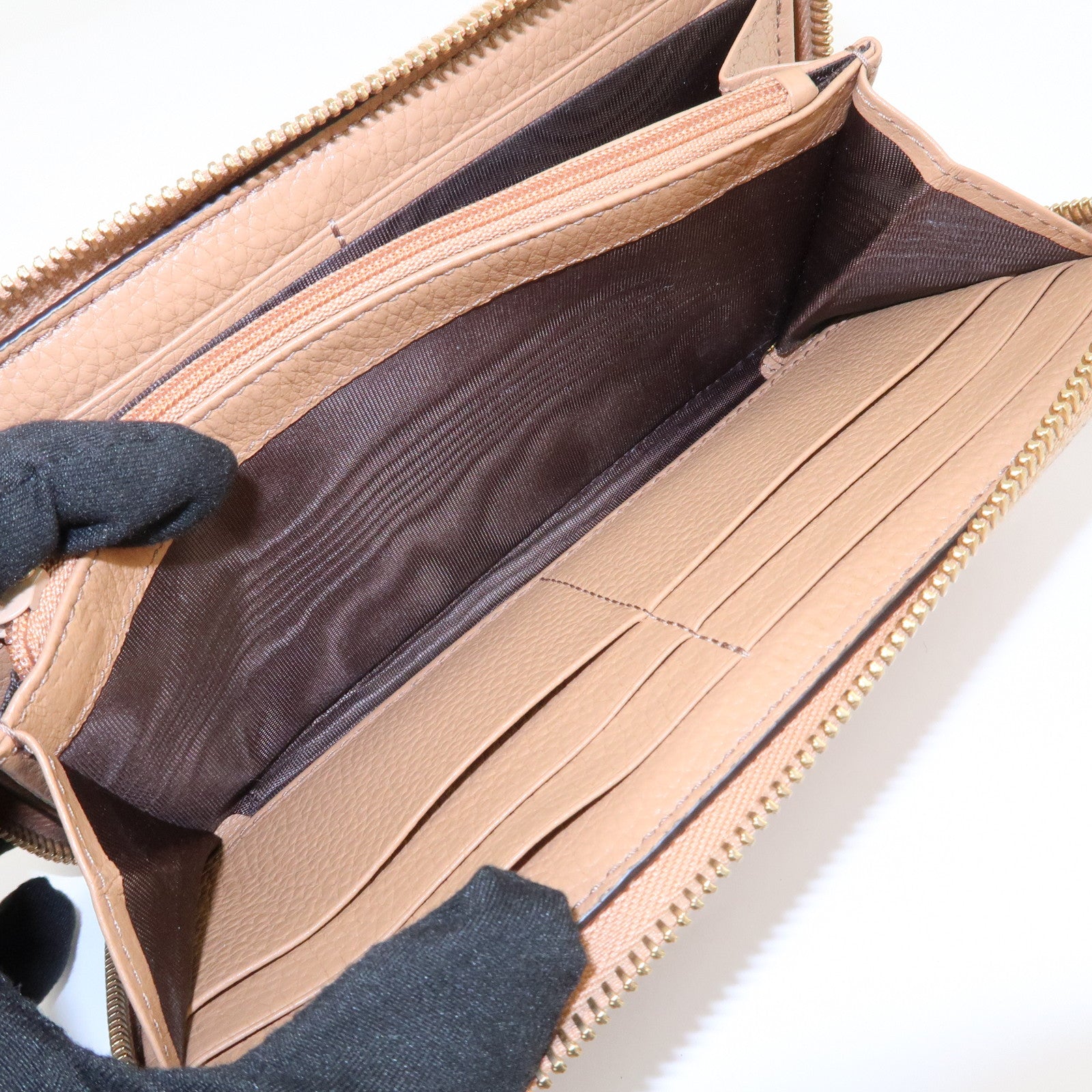 GUCCI SOHO Leather Round Zippy Long Wallet Beige 598187