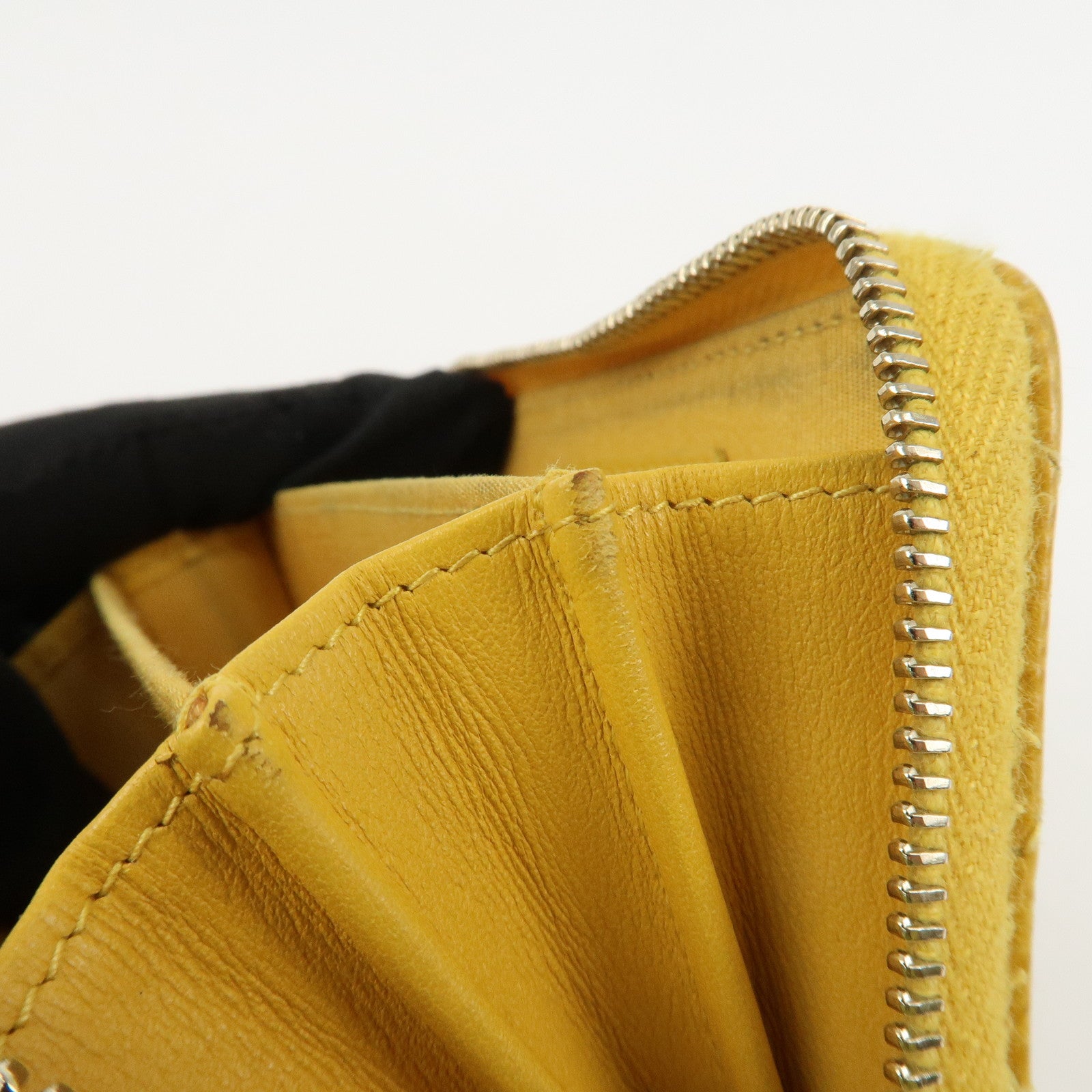 CHANEL Matelasse Caviar Skin Round Zippy Coin Case Yellow A84511 Used