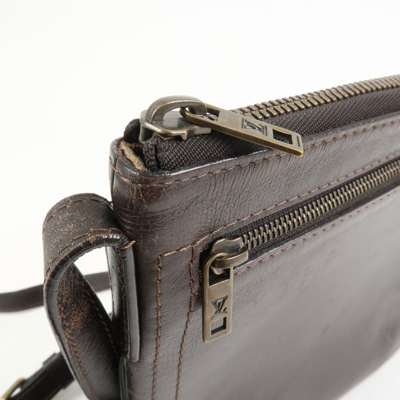 Louis Vuitton Utah Calf Pochette Shawnee Shoulder Bag Cafe M93452