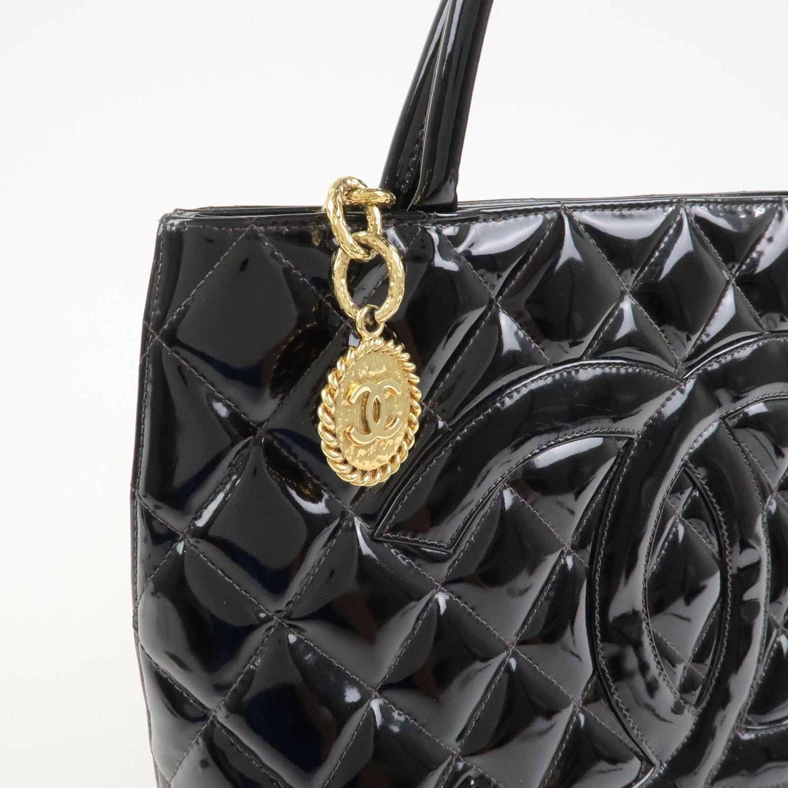 CHANEL Matelasse Patent Leather Medalion Tote Bag Black A01804