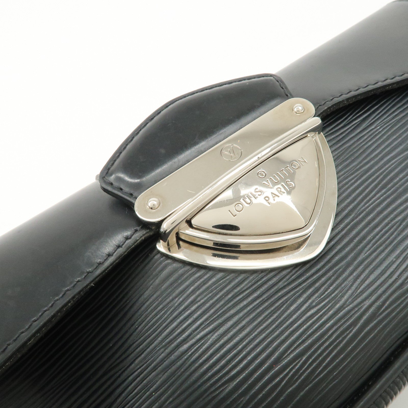 Louis Vuitton Epi Pochette Montaigne Shoulder Bag Noir M59292