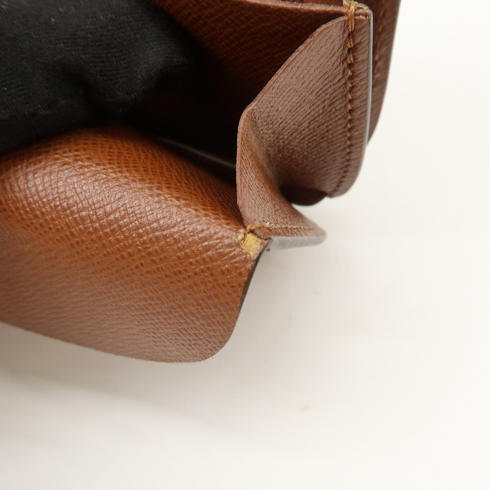 Louis Vuitton Monogram Porte Monnaie Gousset Coin Case M61970