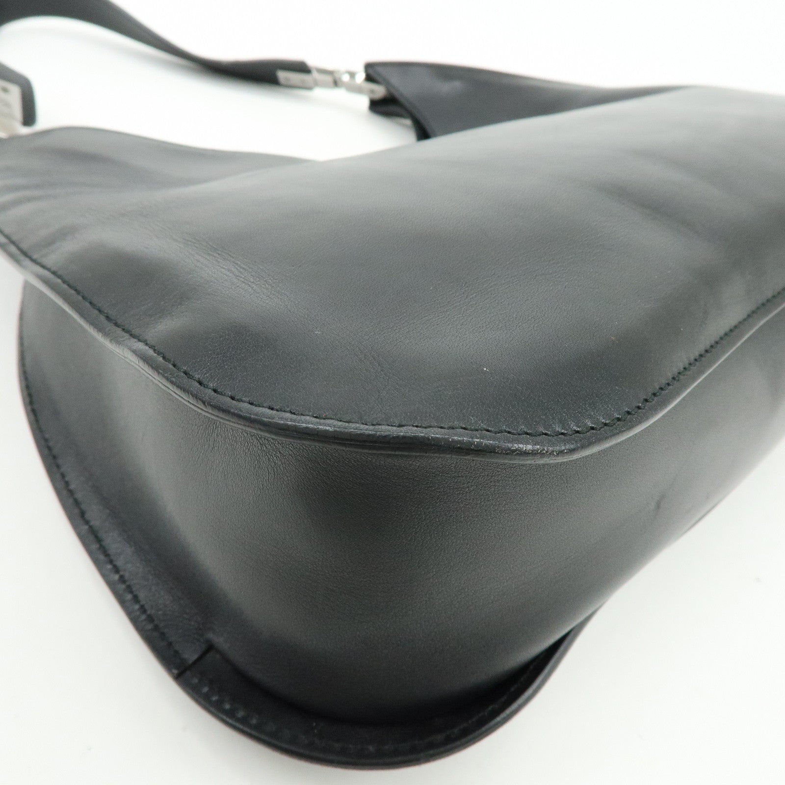 GUCCI Logo Leather Shoulder Bag Hand Bag Black 001・3767