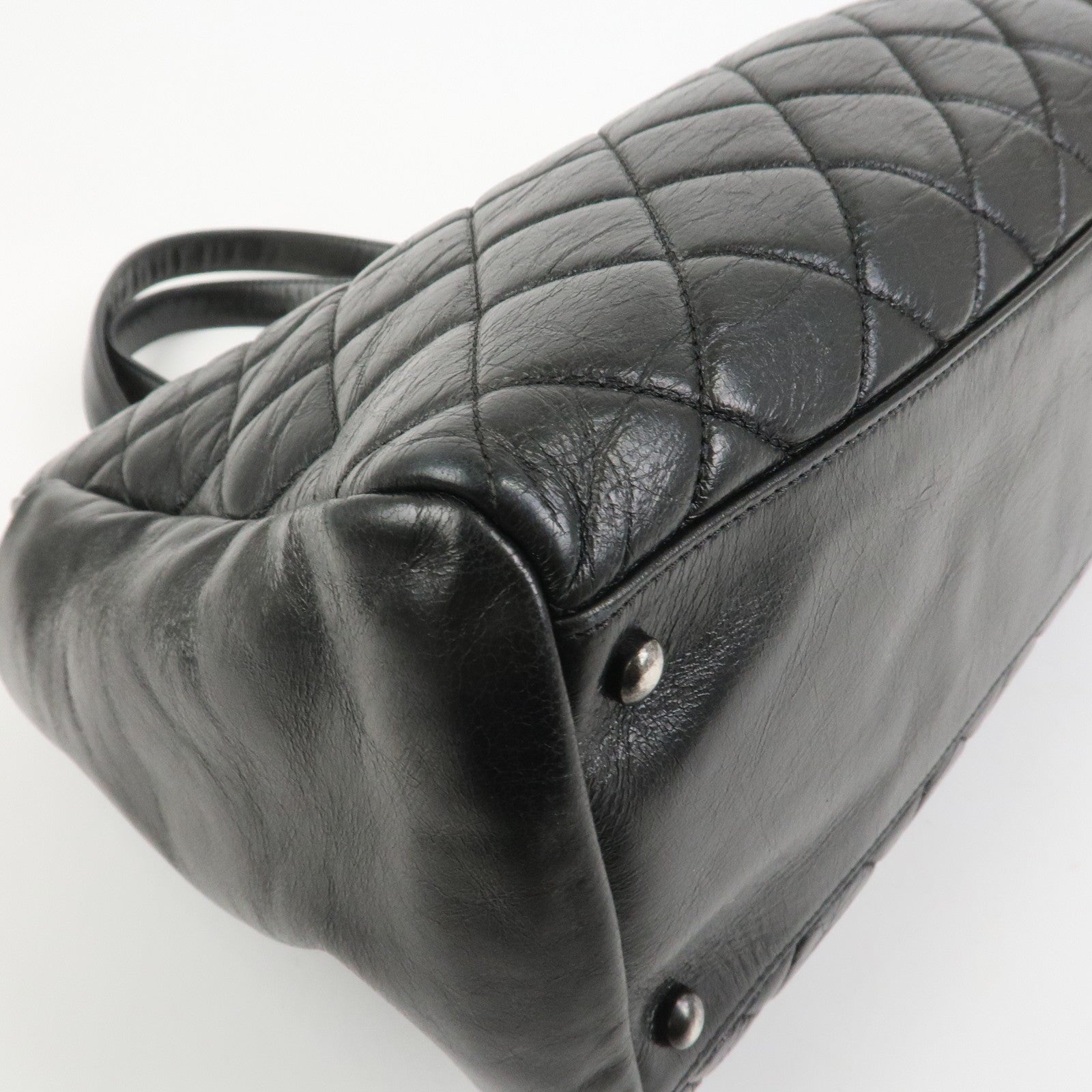 CHANEL Matelasse Calf Leather Chain Tote Bag Black