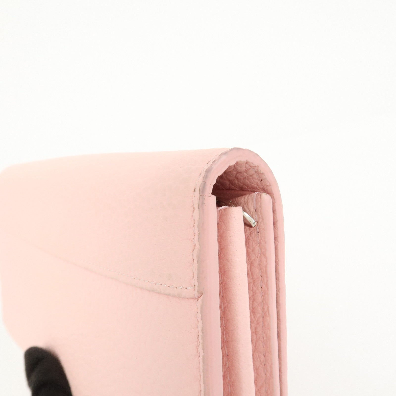 Louis Vuitton Taurillon Portefeuille Capucines Wallet M61250