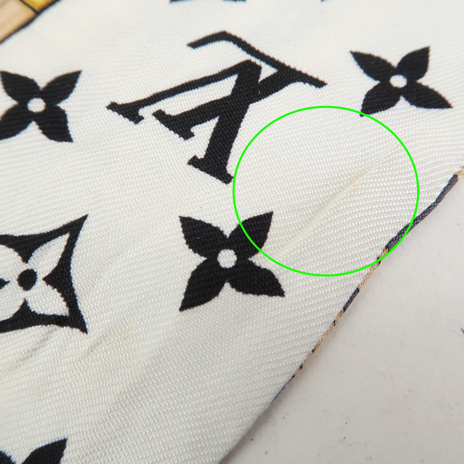 Louis Vuitton Bandeau BB Let's Go Silk 100% Scarf Black M76442