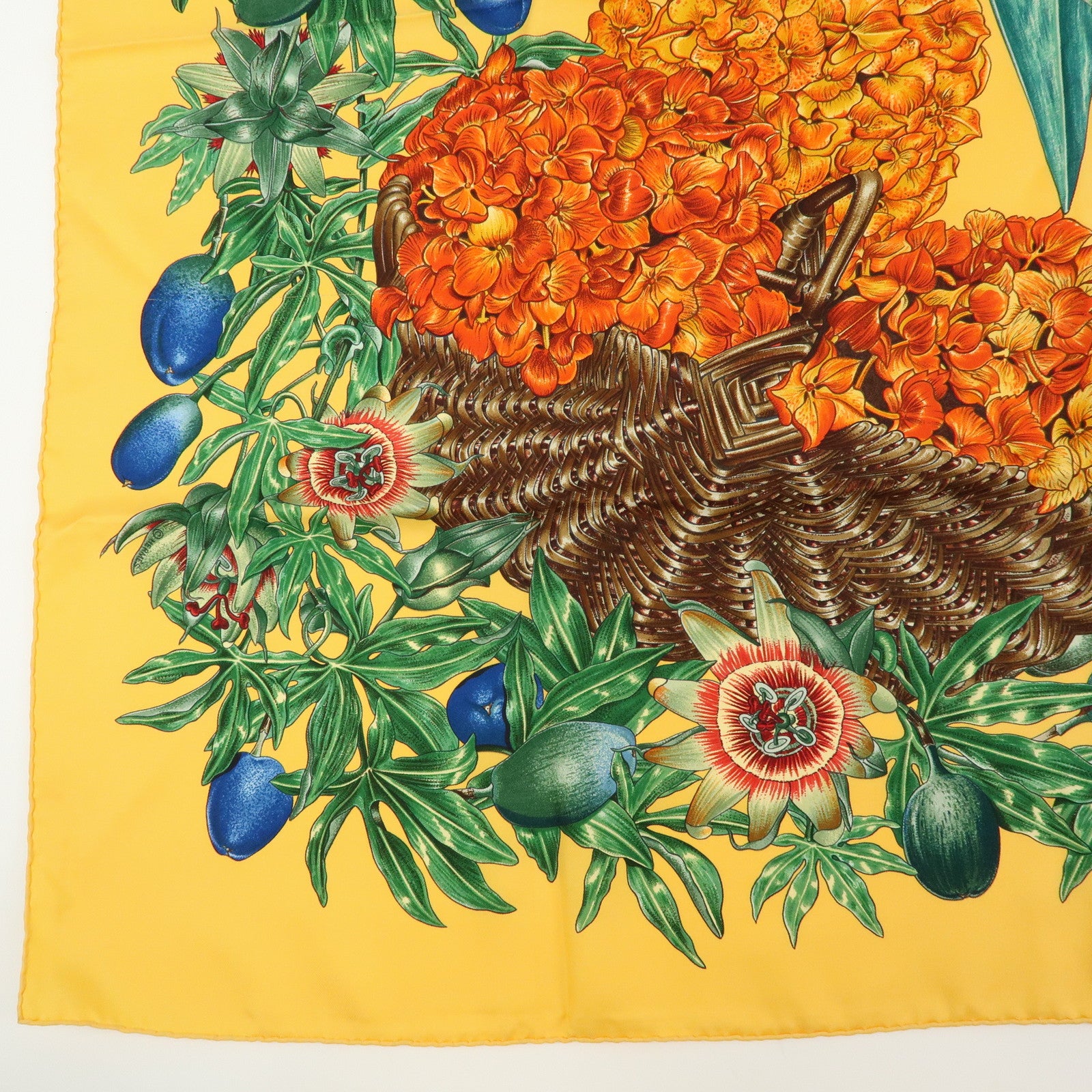 HERMES Carre 90 Silk 100% Scarf PASSIFLORES Orange Green Brown