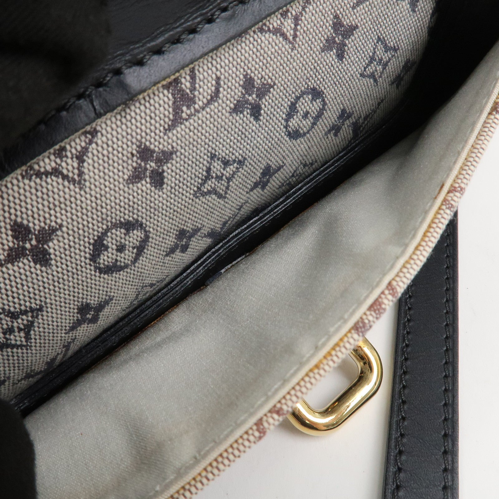 Louis Vuitton Monogram Mini Juliet MM Crossbody Bag Blue M92217