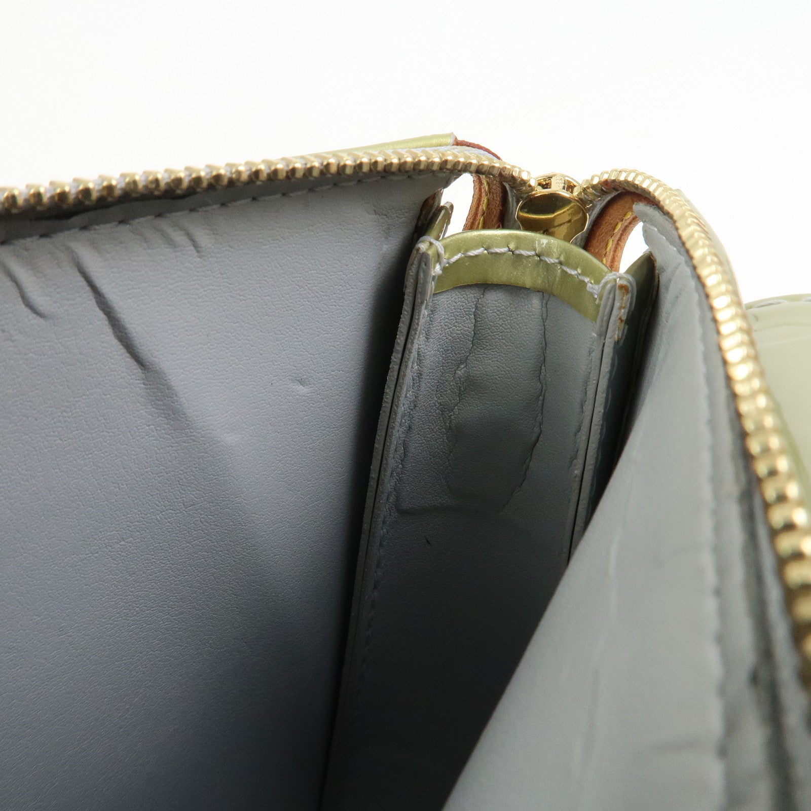 Louis Vuitton Monogram Vernis Motto Shoulder Bag Gris M91030