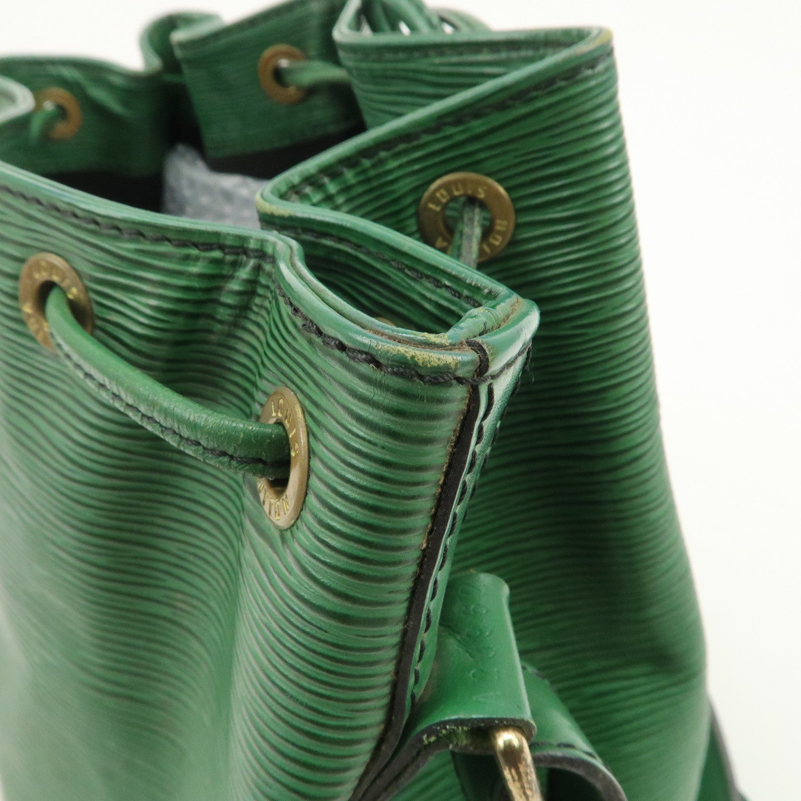 Louis Vuitton Epi Petit Noe Shoulder Bag Borneo Green M44104