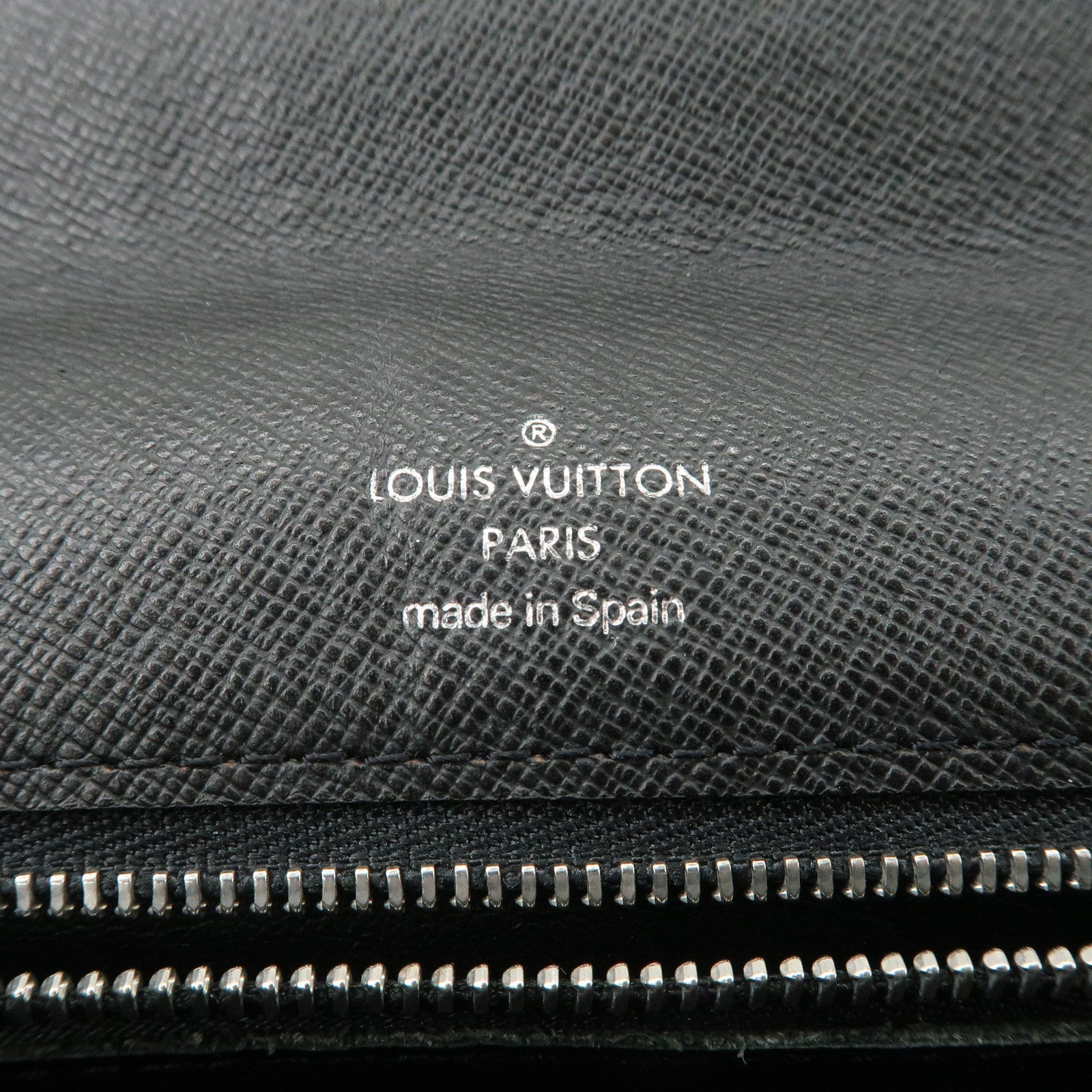 Louis Vuitton Taiga Leather Selenga Clutch Bag Ardoise M30782