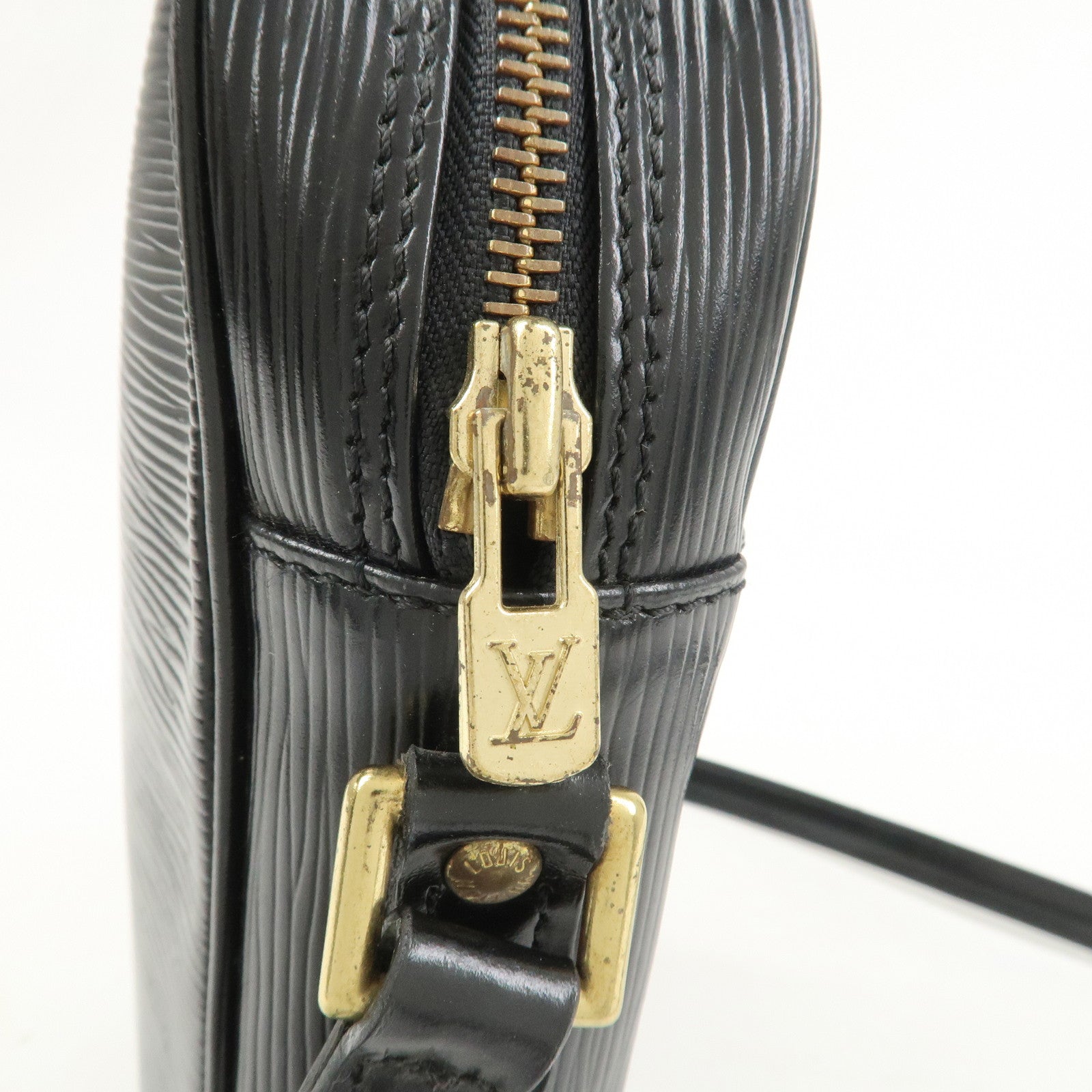 Louis Vuitton Epi Danube Shoulder Bag Crossbody Bag Noir M45632