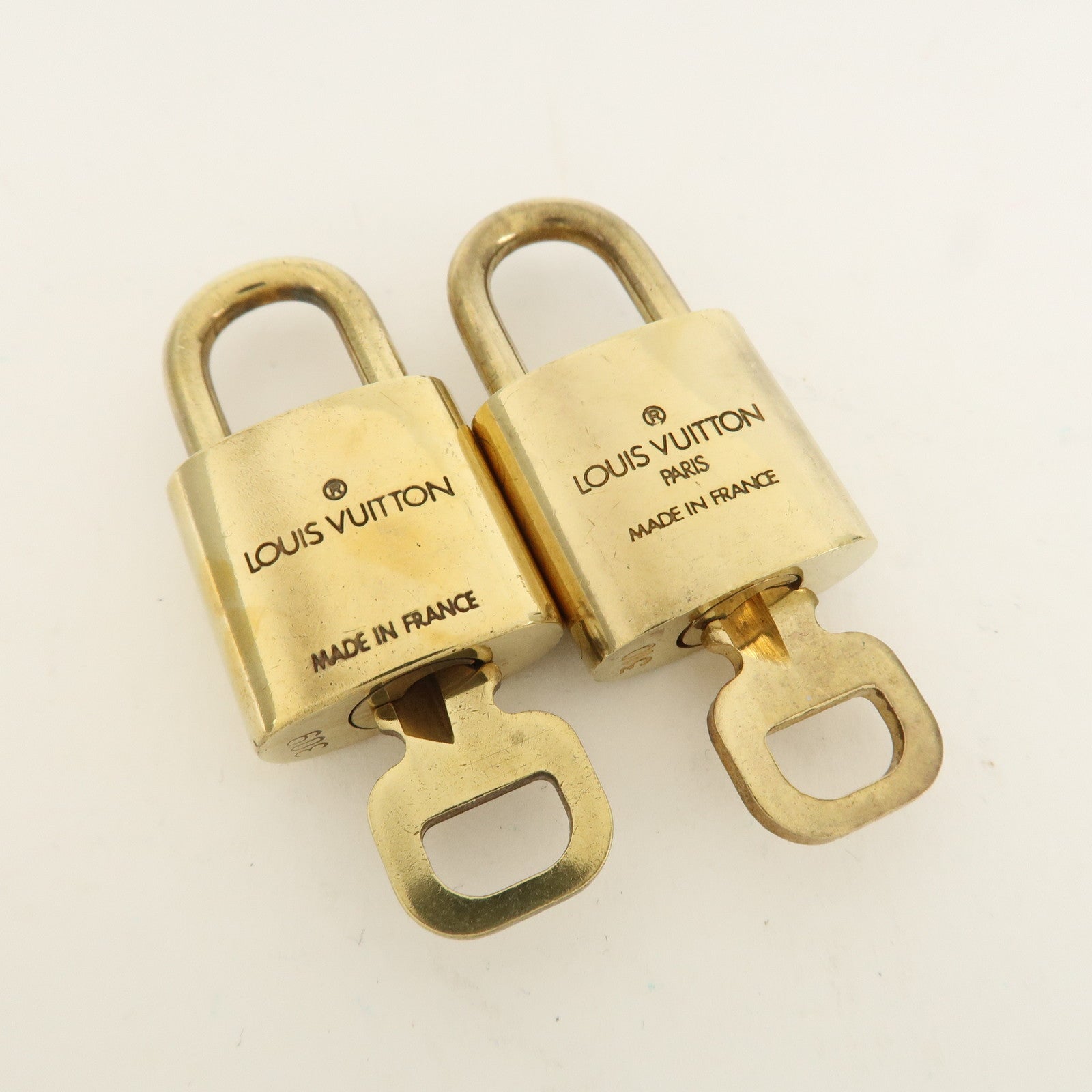 Louis Vuitton Set of 10 Lock & Key Cadena Key Lock Metal Gold Used