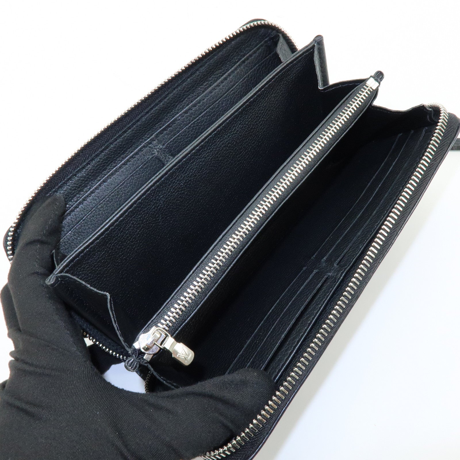 Louis Vuitton Leather Lockme Round Zippy Long Wallet Noir M62622