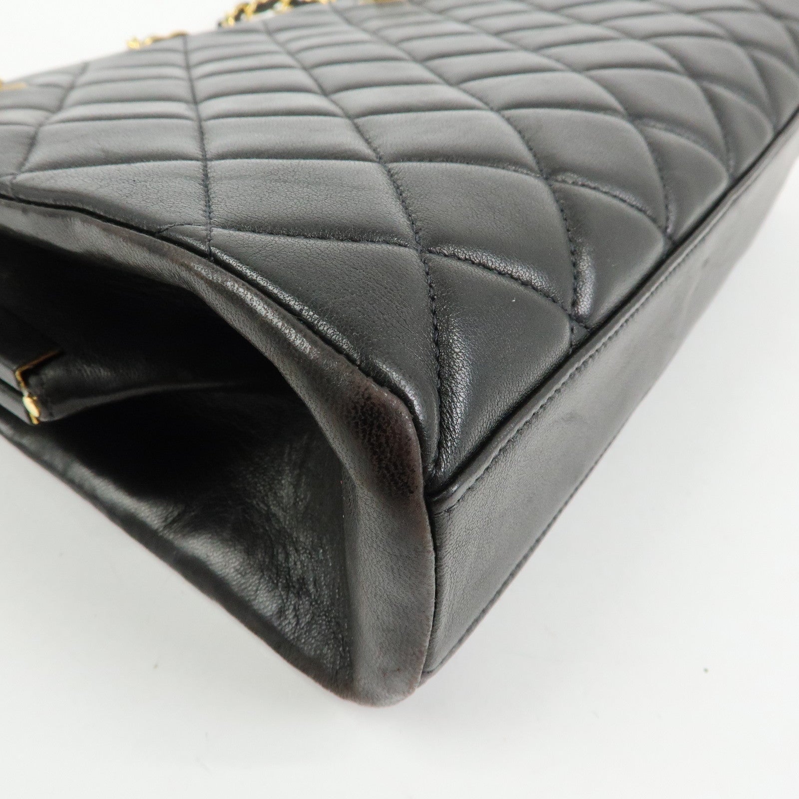 CHANEL Matelasse Lamb Skin Chain Kiss Lock Shoulder Bag Black Gold