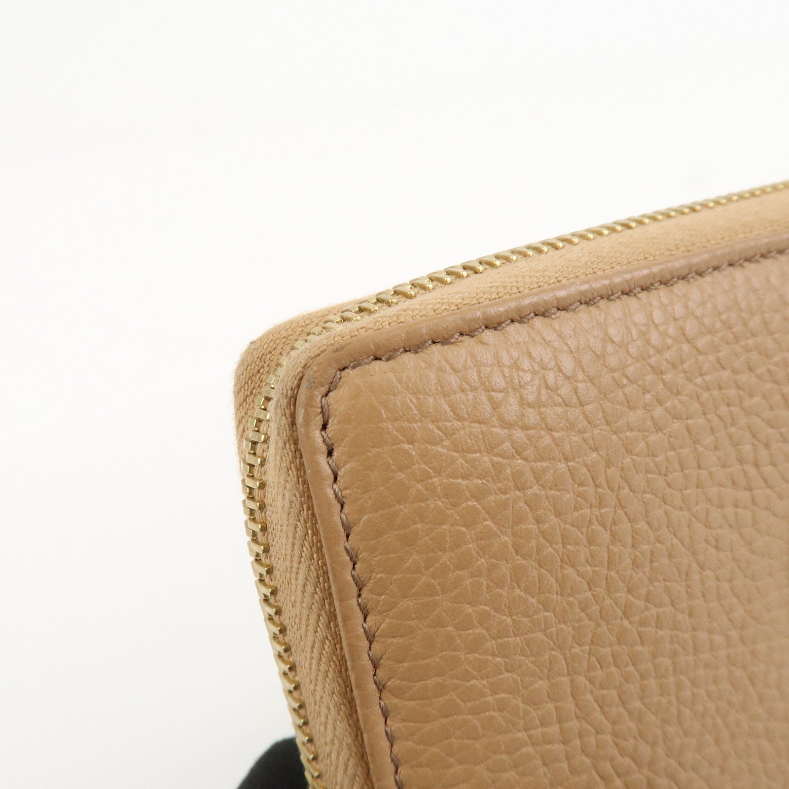 GUCCI SOHO Leather Round Zippy Long Wallet Beige 598187