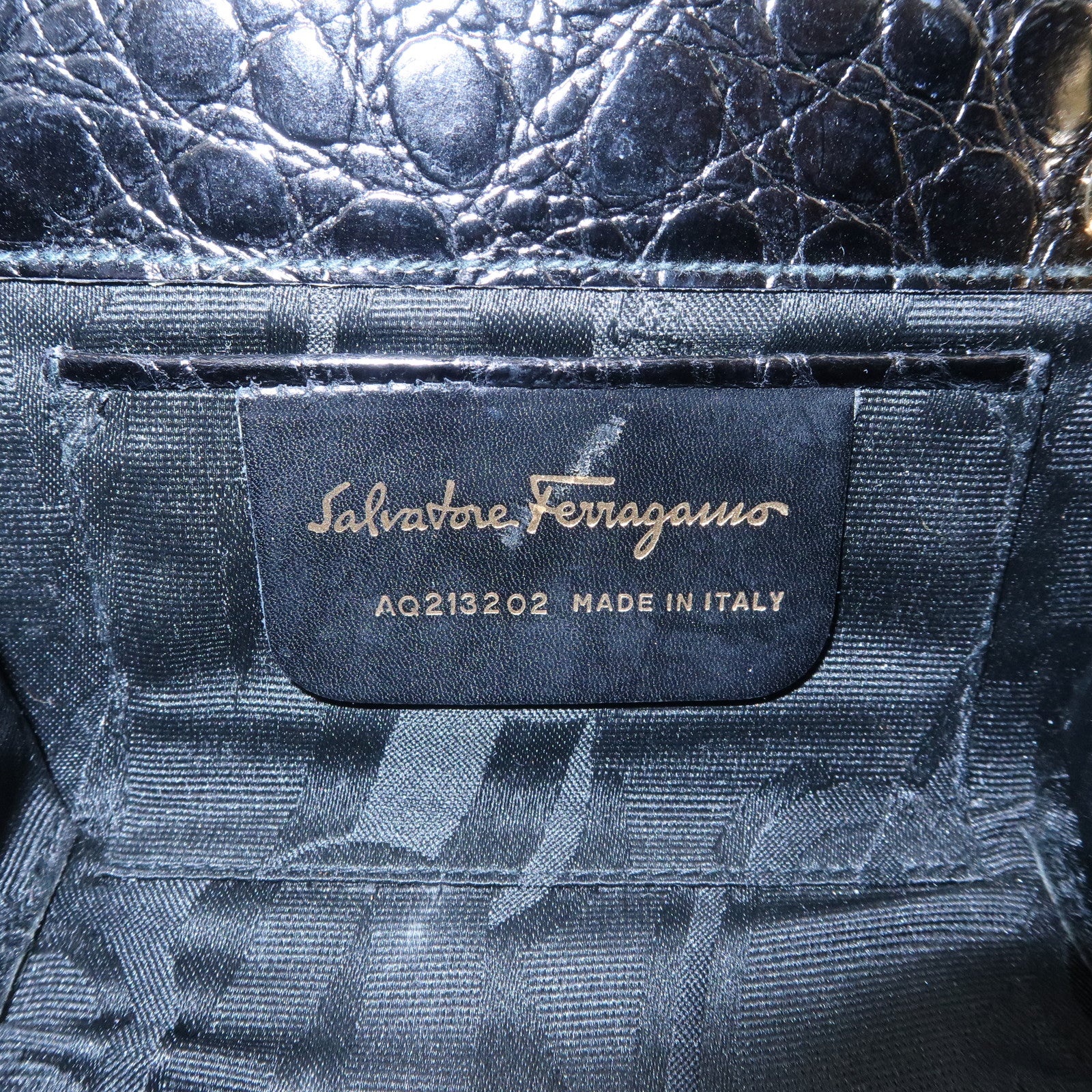 Ferragamo Vara Ribbon Leather Chain Shoulder Bag Black AQ213202