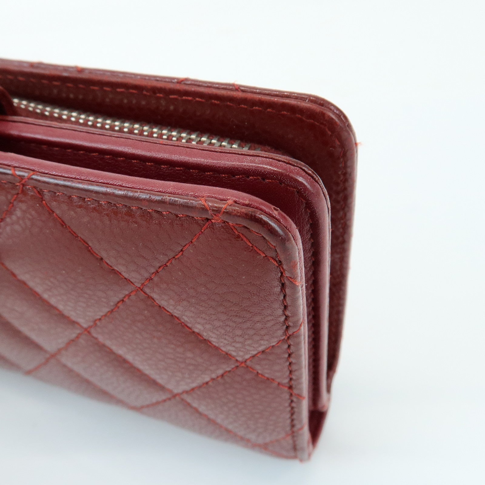 CHANEL COCO Mark Matelasse Caviarskin Compact Wallet Bordeaux